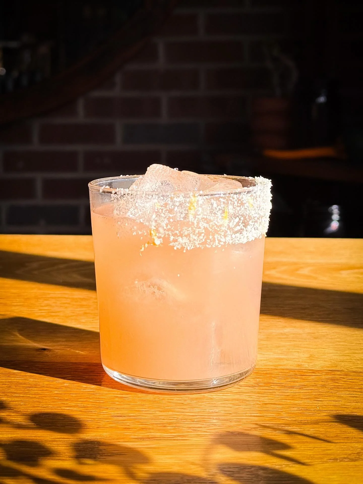Feelin’ salty? Come sip on it. π§
gin, grapefruit, salt - the salty dog. available on our fall cocktail menu πΉ
#staysalty #gin #cocktail #saltydog