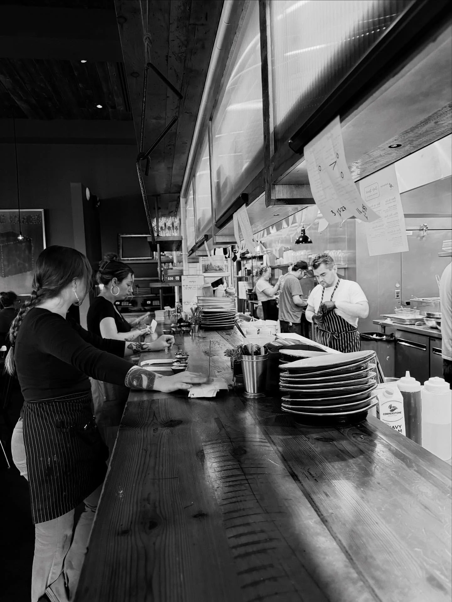 Spooky nights call for tasty treats! π» Dinner starts at 5.
Happy Halloween! π
#halloweekend #kindredcrew #spooky