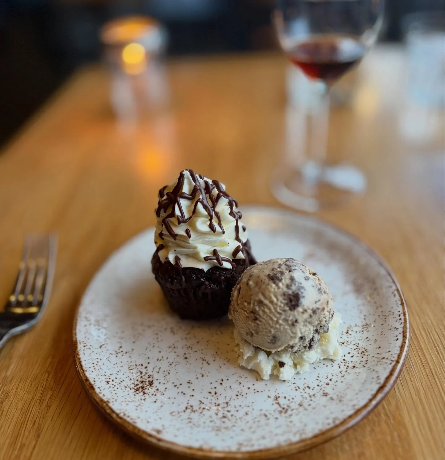 Nothing like a sweet ending&hellip; three-course chef&rsquo;s menu, every Monday! #toshareistolove 

chocolate truffle stout cake, irish cream frosting, irish coffee ice cream ☘️

#dessert #chocolatelover #eatmeimirish