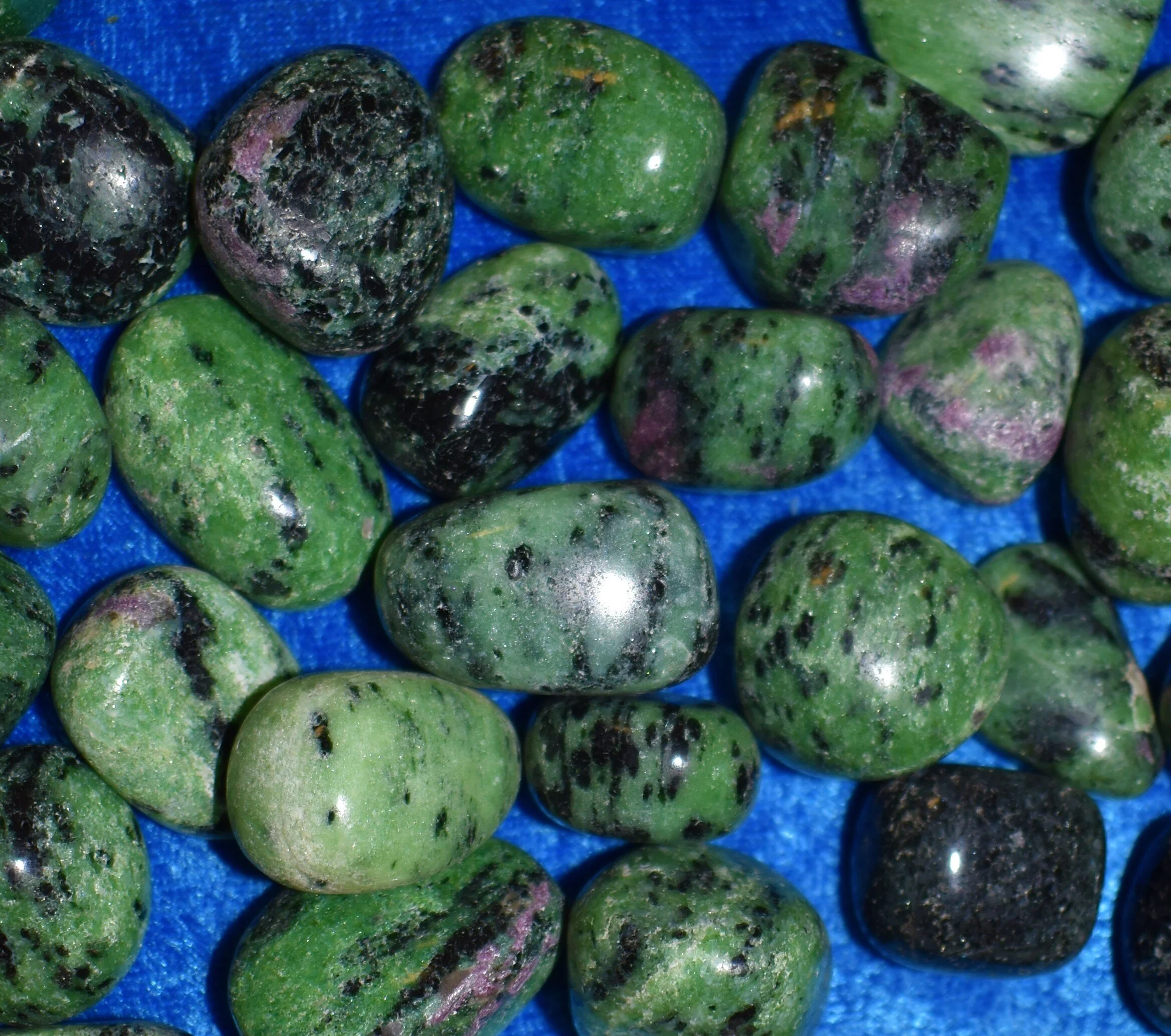 Ruby_Zoisite_t.JPG