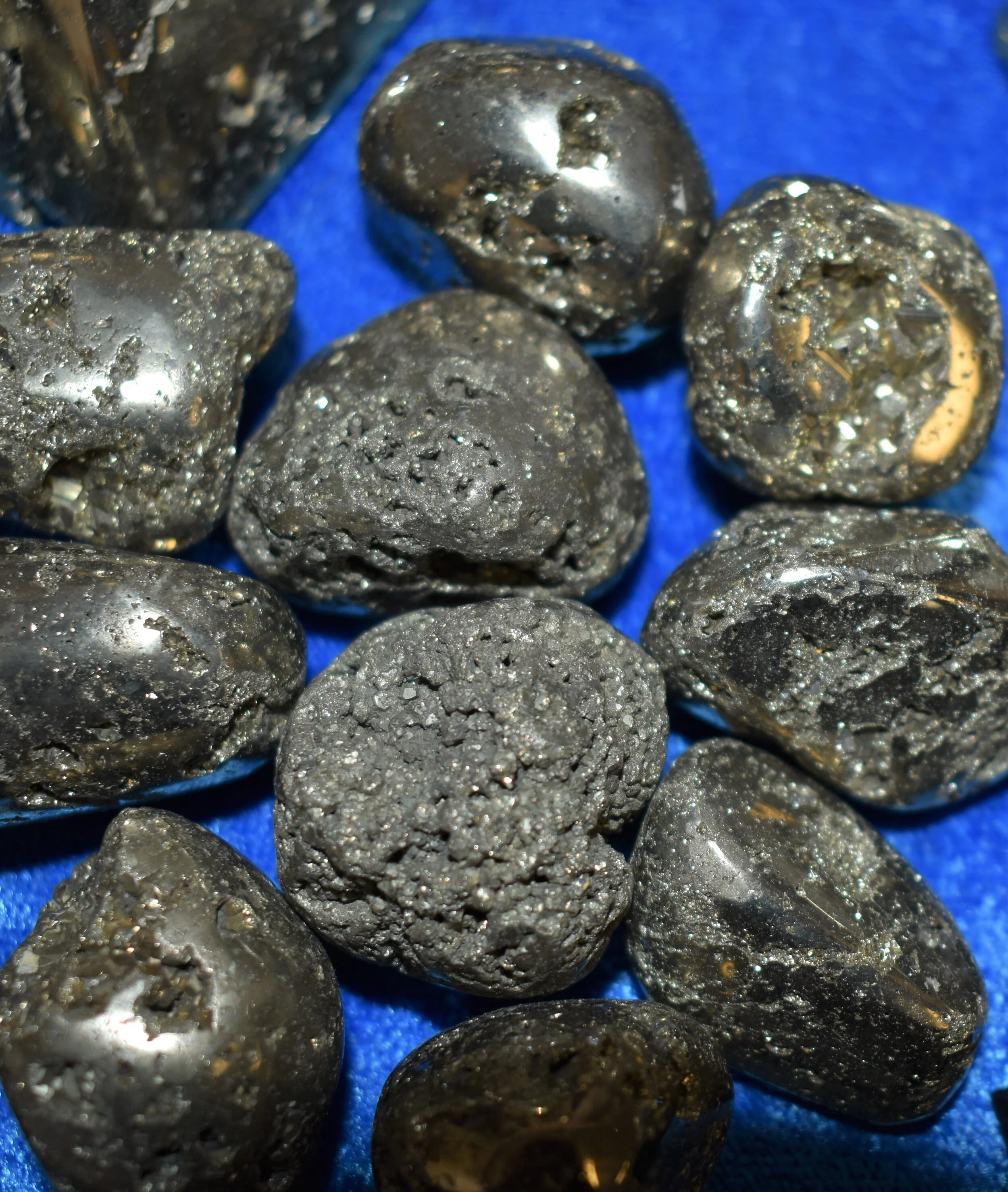 Iron_pyrite_t.JPG