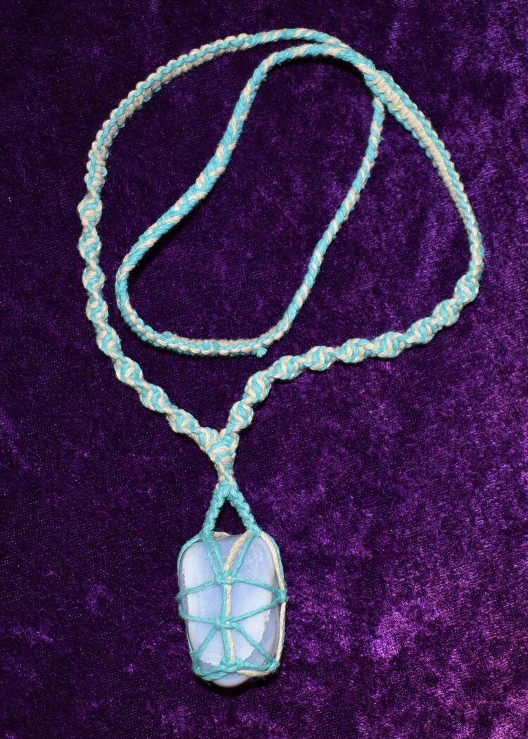 Blue-lace /& quartz hemp necklace