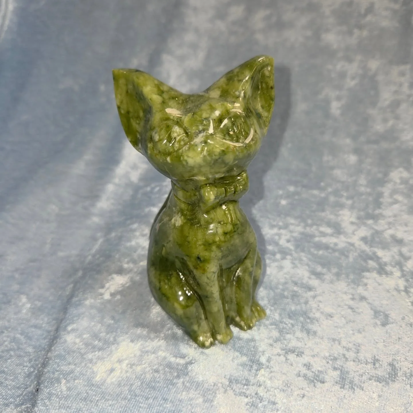 🌿𝐉𝐀𝐃𝐄 𝐂𝐀𝐓🌿--$6️⃣0️⃣

𝗝𝗮𝗱𝗲 can be a very effective heart healer, teaching one to choose joy and accept abundance. 🤗 It assists one in releasing the fear of poverty, greed and other financial obsessions that put money over love. ❤

Please