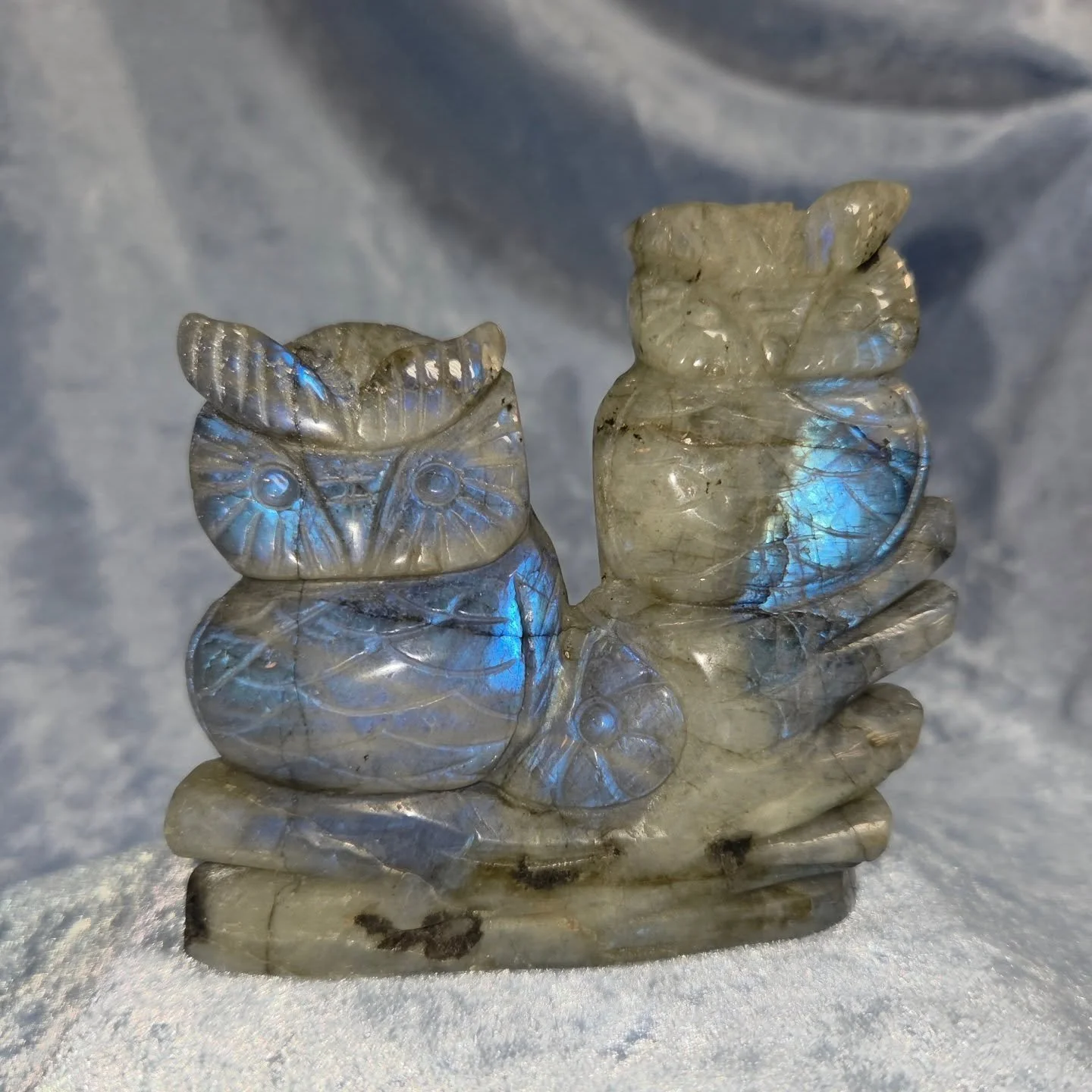 ✨𝐋𝐀𝐁𝐑𝐀𝐃𝐎𝐑𝐈𝐓𝐄 𝐎𝐖𝐋𝐒✨--$1️⃣2️⃣5️⃣

𝗟𝗮𝗯𝗿𝗮𝗱𝗼𝗿𝗶𝘁𝗲 can amplify your self-awareness and intuitive abilities. ✨ It's a great stone of protection during astral travel and meditation and also promotes a sense of responsibility while us