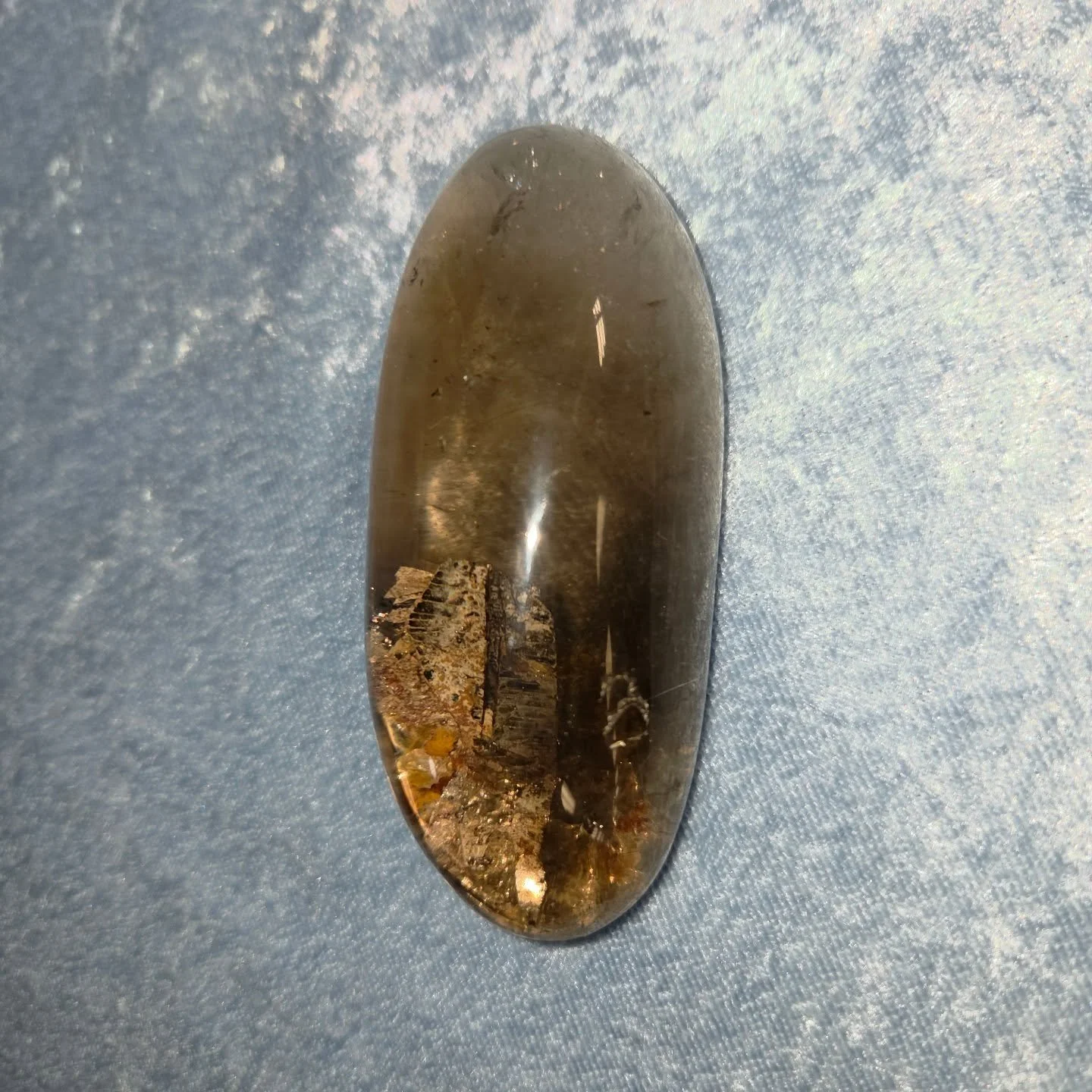 💨𝐑𝐔𝐓𝐈𝐋𝐀𝐓𝐄𝐃 𝐒𝐌𝐎𝐊𝐘 𝐐𝐔𝐀𝐑𝐓𝐙 💨--$4️⃣0️⃣

𝗥𝘂𝘁𝗶𝗹𝗮𝘁𝗲𝗱 𝗤𝘂𝗮𝗿𝘁𝘇 (aka Angel's hair quartz) breaks down barriers to spiritual progress, facilitates transitions, and aids with past life-healing. ❤ This stone can also protect on