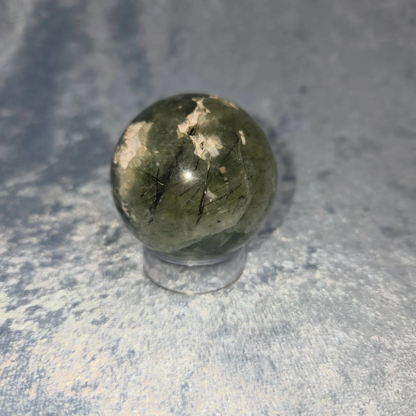 🌲𝐏𝐑𝐄𝐇𝐍𝐈𝐓𝐄+𝐄𝐏𝐈𝐃𝐎𝐓𝐄 𝐒𝐏𝐇𝐄𝐑𝐄🌲--$3️⃣0️⃣

𝗣𝗿𝗲𝗵𝗻𝗶𝘁𝗲 (light green) can be used to dispel nightmares and phobias and can also ease hyperactivity in children. 😁 It is a very effective tool for connecting to spiritual energy and 