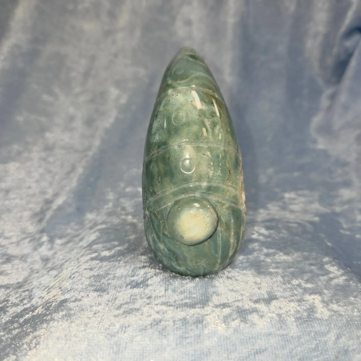 🌊𝐎𝐂𝐄𝐀𝐍 𝐉𝐀𝐒𝐏𝐄𝐑 𝐆𝐍𝐎𝐌𝐄🌊--$4️⃣0️⃣

𝗢𝗰𝗲𝗮𝗻 𝗝𝗮𝘀𝗽𝗲𝗿 is a stone of Joy and high spirits, allowing one to embrace the earth and the physical body as a temple of the Soul. 🌍 A calming, soothing stone, it can facilitate circular bre