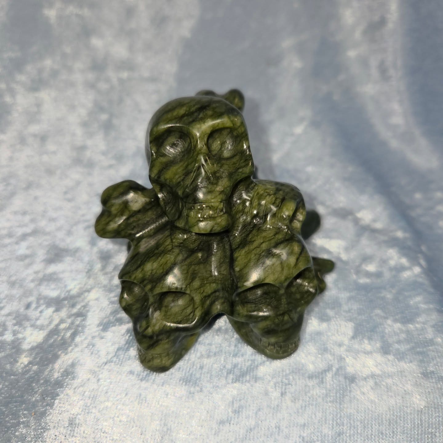 🌿𝐉𝐀𝐃𝐄 𝐒𝐊𝐔𝐋𝐋𝐒 𝐀𝐍𝐃 𝐁𝐎𝐍𝐄𝐒🌿--$7️⃣5️⃣

𝗝𝗮𝗱𝗲 can be a very effective heart healer, teaching one to choose joy and accept abundance. 🤗 It assists one in releasing the fear of poverty, greed and other financial obsessions that put mo