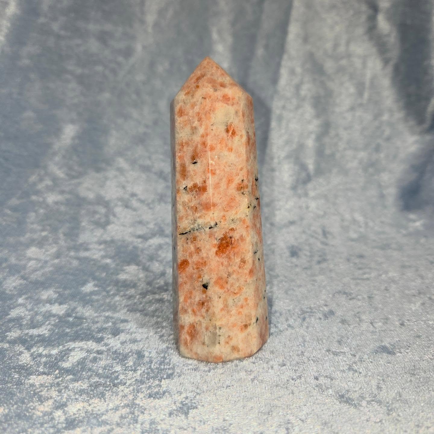 ☀️𝐒𝐔𝐍𝐒𝐓𝐎𝐍𝐄 𝐓𝐎𝐖𝐄𝐑☀️--$6️⃣0️⃣

As a stone of enlightened leadership, 𝗦𝘂𝗻𝘀𝘁𝗼𝗻𝗲 facilitates mental clarity, self-confidence, a higher sense of self-worth, and self-discipline. 👍 Sunstone can also boost one's vitality and metabolism,