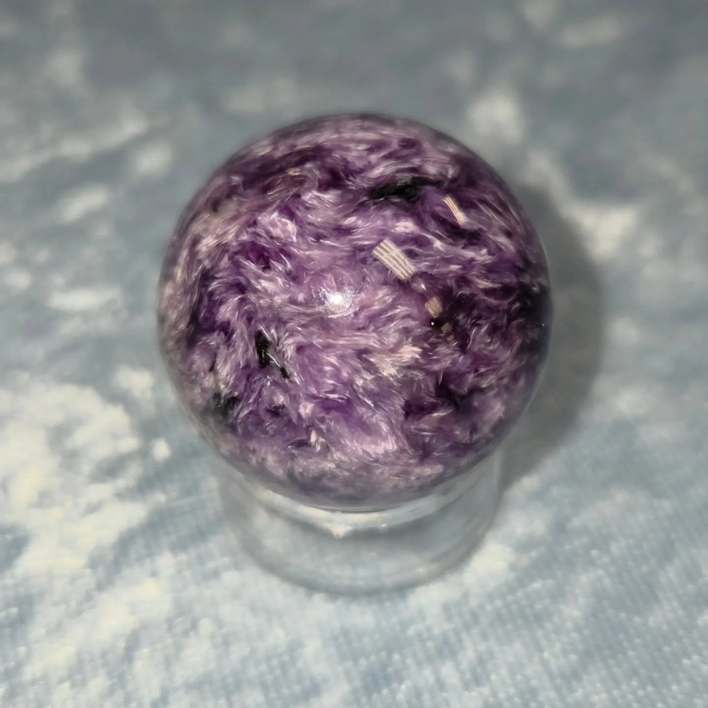 💜𝐂𝐇𝐀𝐑𝐎𝐈𝐓𝐄 𝐒𝐏𝐇𝐄𝐑𝐄💜--$4️⃣0️⃣

𝗖𝗵𝗮𝗿𝗼𝗶𝘁𝗲 is a great stone for lucid dreaming and chasing away nightmares. 💭 It stimulates the Crown and 3rd Eye Chakras allow one to realize their path of service and manifest that role. 🔮

Please