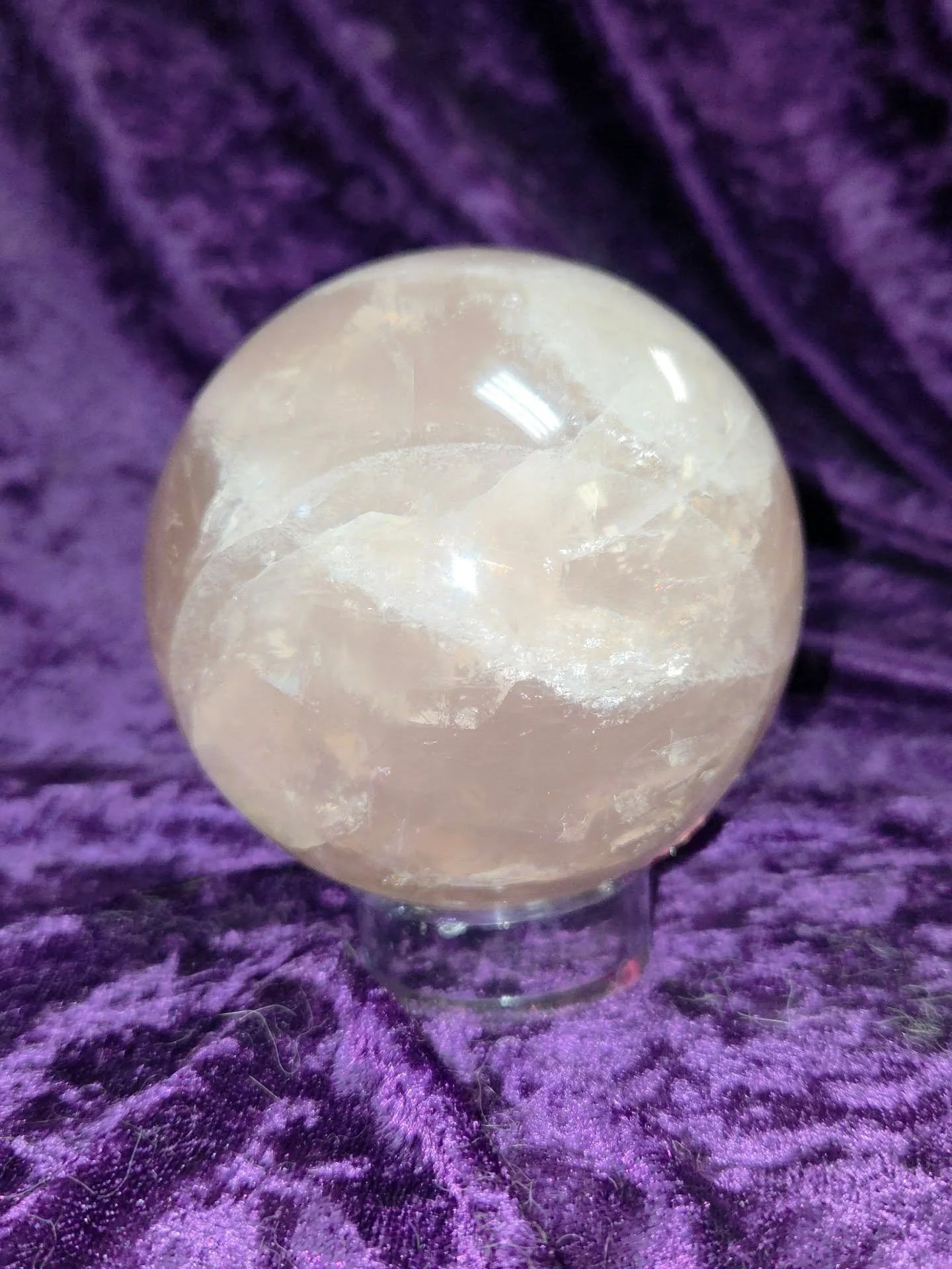 🌹𝐑𝐎𝐒𝐄 𝐐𝐔𝐀𝐑𝐓𝐙 𝐒𝐏𝐇𝐄𝐑𝐄🌹--$1️⃣5️⃣0️⃣

𝗥𝗼𝘀𝗲 𝗤𝘂𝗮𝗿𝘁𝘇 is a stone of unconditional, universal Love, allowing one to love themselves, the people around them and the Universe we call home. 💕 Connecting with Rose Quartz enables one t