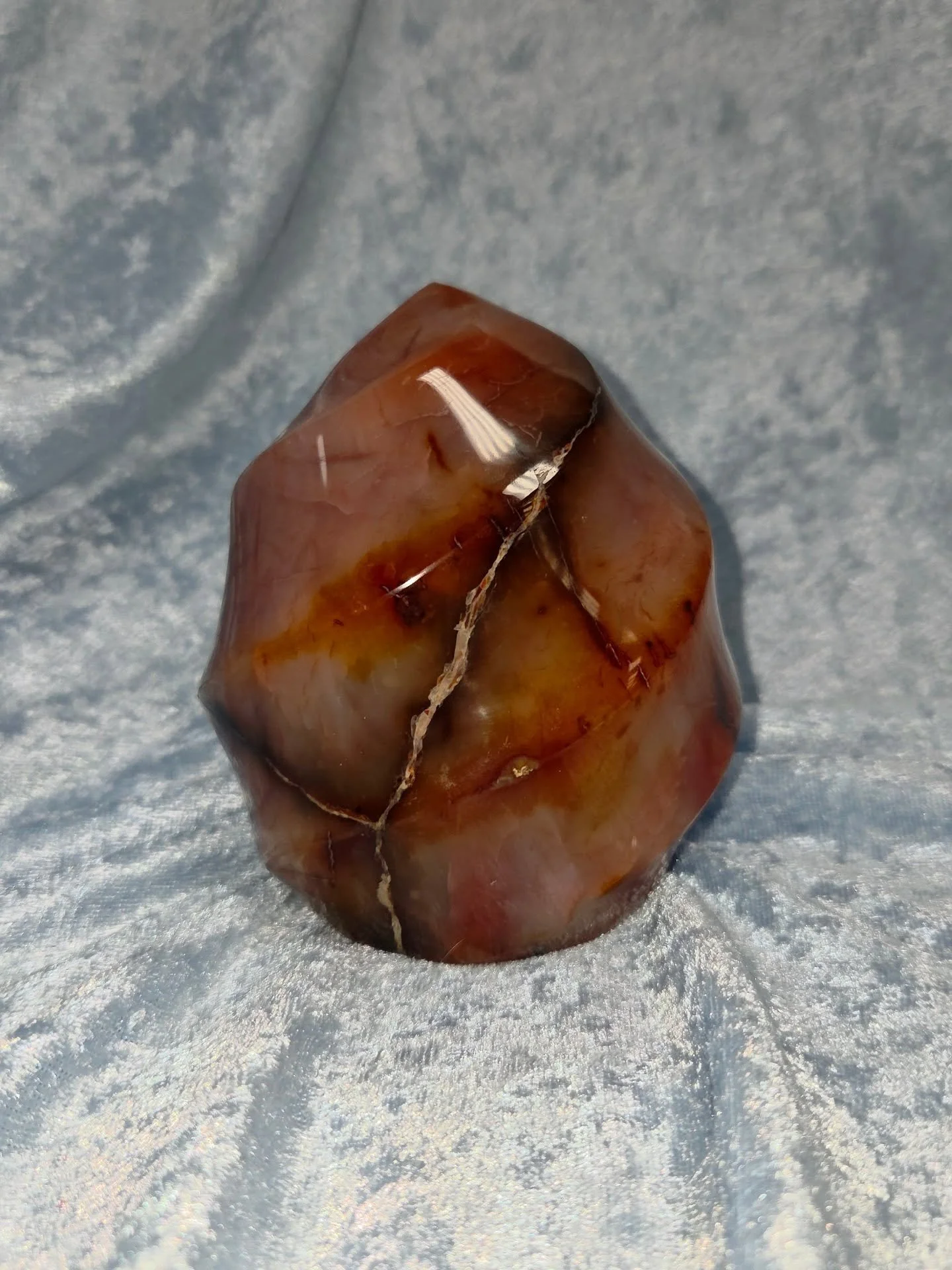 🔥𝐂𝐀𝐑𝐍𝐄𝐋𝐈𝐀𝐍 𝐅𝐋𝐀𝐌𝐄🔥--8️⃣0️⃣

𝗖𝗮𝗿𝗻𝗲𝗹𝗶𝗮𝗻 is a stone of leadership and courage, allowing one to release the fear of making the wrong decision. 👍 It also promotes vitality, helping you to manifest your goals. 🧡

Please message me