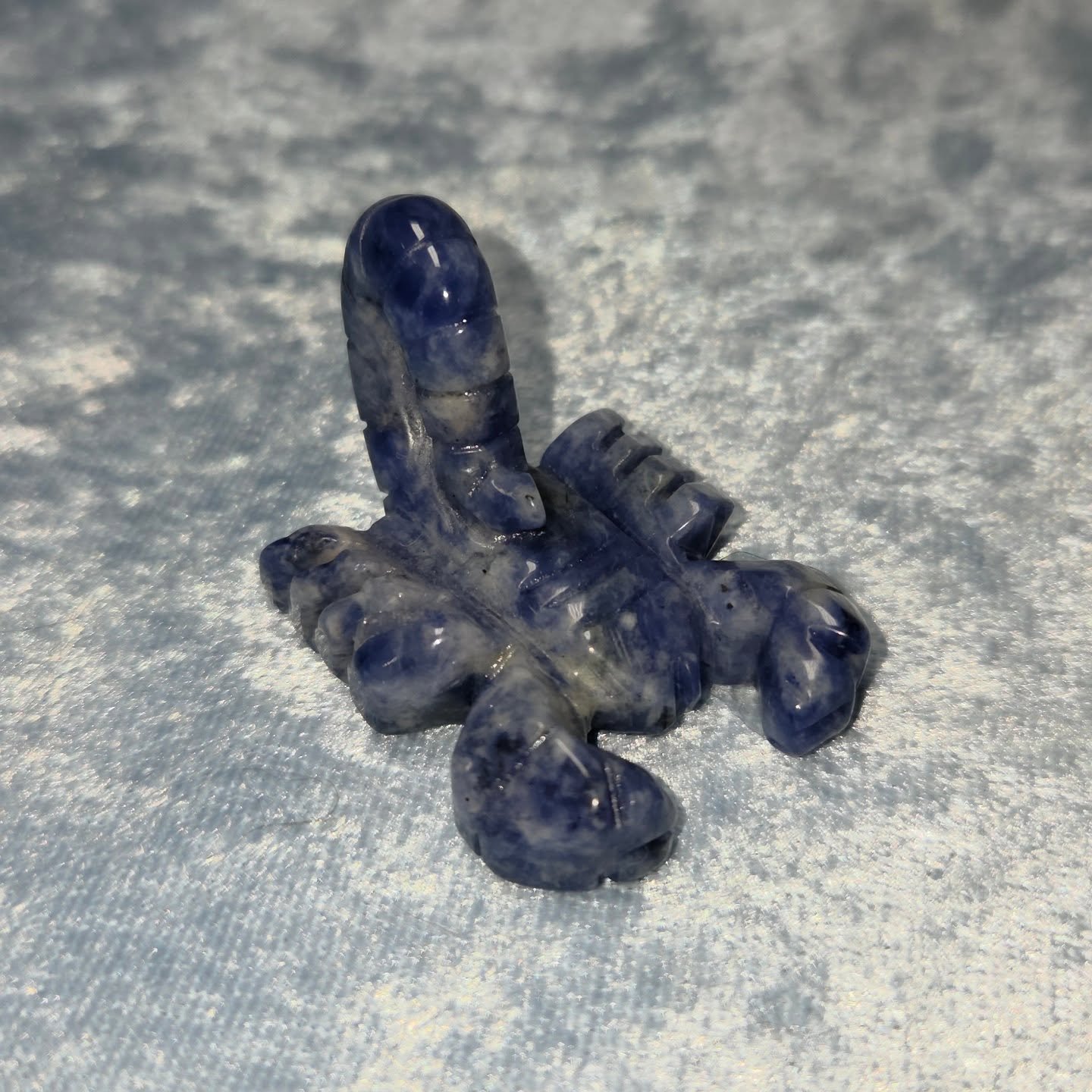 💙𝐒𝐎𝐃𝐀𝐋𝐈𝐓𝐄 𝐒𝐂𝐎𝐑𝐏𝐈𝐎𝐍💙--$2️⃣5️⃣

𝗦𝗼𝗱𝗮𝗹𝗶𝘁𝗲 is a stone of intelligence and communication. 🧠 This stone can help enhance psychic and spiritual perception, and unites logic with intuition. 👍

Please follow the link in the bio to 