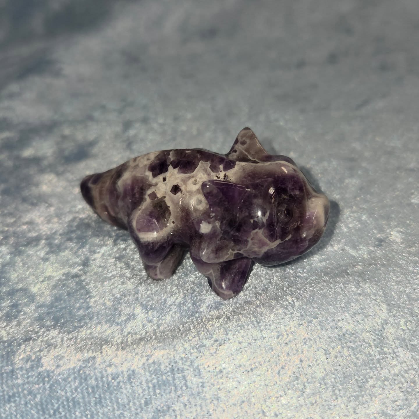 ✨️💜𝐀𝐌𝐄𝐓𝐇𝐘𝐒𝐓 𝐀𝐗𝐎𝐋𝐎𝐓𝐋💜✨️--$1️⃣5️⃣
𝗔𝗺𝗲𝘁𝗵𝘆𝘀𝘁 promotes moderation where one might go to extremes as well as helping to calm anger and relieve frustration. 💜 As a powerful third eye and crown chakra stone, amethyst aids in meditat