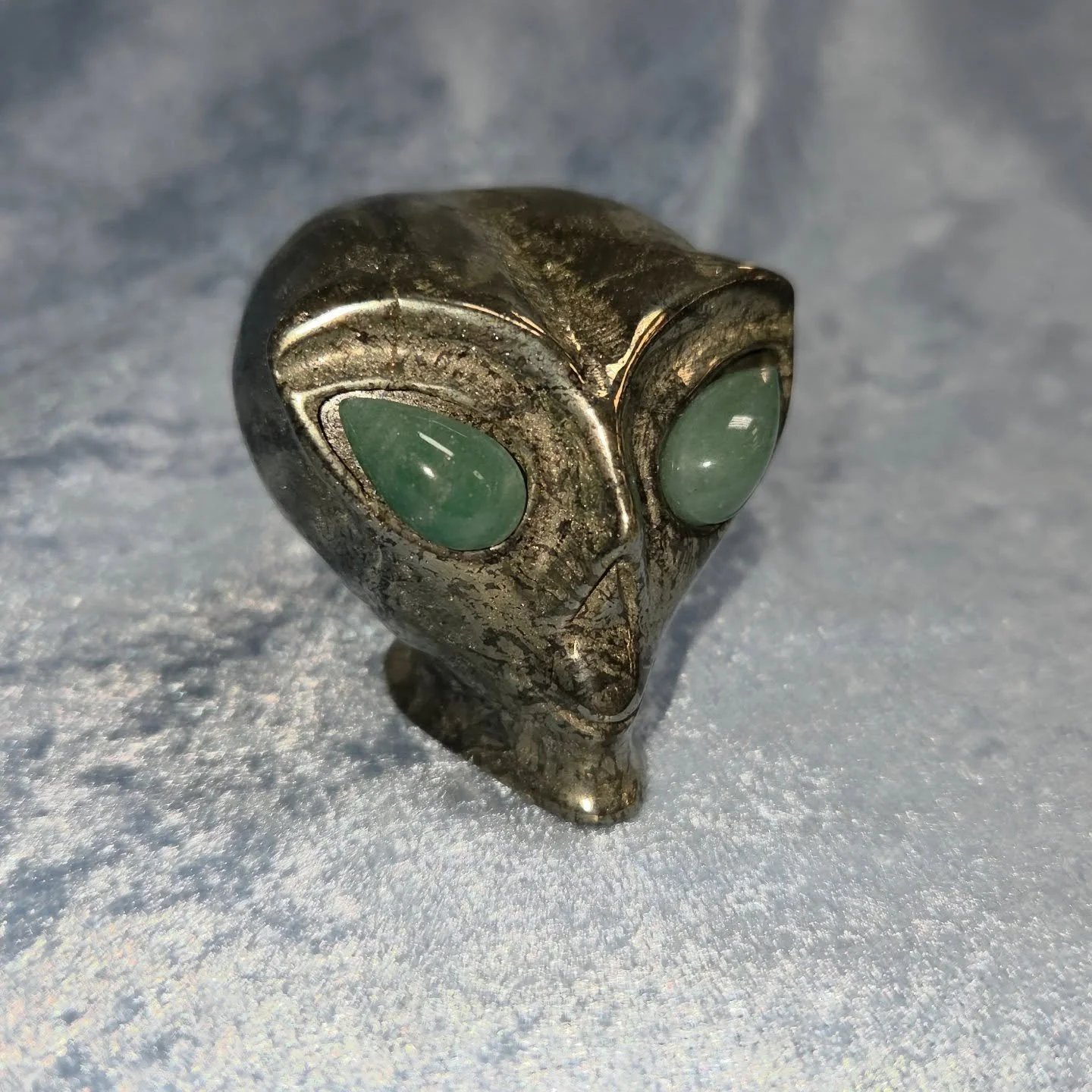 🌟𝐈𝐑𝐎𝐍 𝐏𝐘𝐑𝐈𝐓𝐄 𝐀𝐋𝐈𝐄𝐍 𝐖𝐈𝐓𝐇 𝐆𝐑𝐄𝐄𝐍 𝐀𝐕𝐄𝐍𝐓𝐔𝐑𝐈𝐍𝐄 𝐄𝐘𝐄𝐒🌟--$5️⃣0️⃣

𝗜𝗿𝗼𝗻 𝗣𝘆𝗿𝗶𝘁𝗲 (or "Fool's Gold") assists in overcoming the fears that keep us from creating abundance in our lives. ⭐ By promoting crea