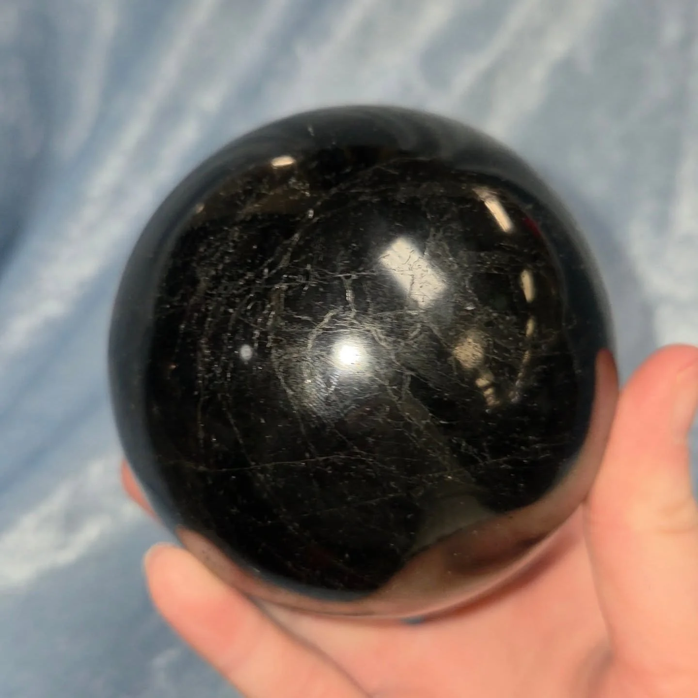 🖤𝐁𝐋𝐀𝐂𝐊 𝐓𝐎𝐔𝐑𝐌𝐀𝐋𝐈𝐍𝐄 𝐒𝐏𝐇𝐄𝐑𝐄🖤--$2️⃣0️⃣0️⃣

𝗕𝗹𝗮𝗰𝗸 𝗧𝗼𝘂𝗿𝗺𝗮𝗹𝗶𝗻𝗲 can be very effective in protecting one from bad vibes from others as well as yourself.✌ A great stone for centering and grounding your energy, it can be ve