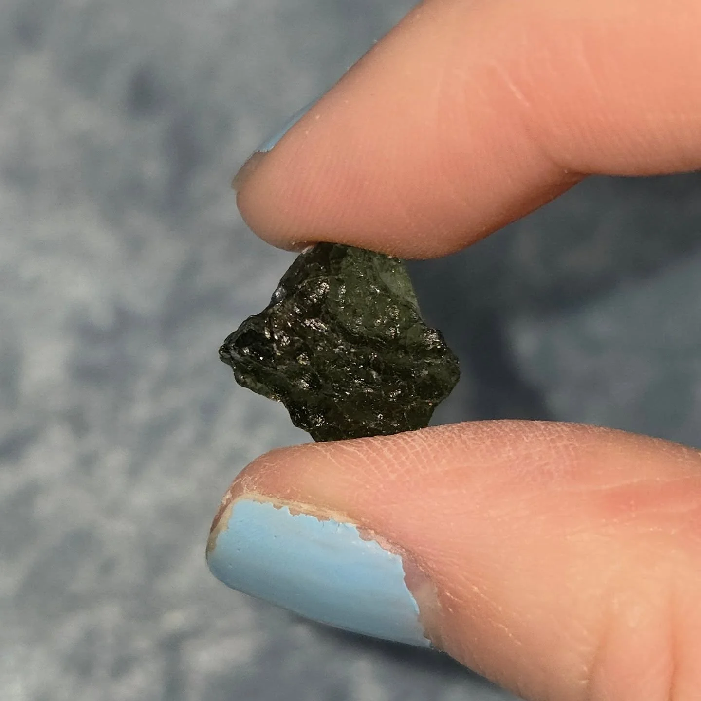 ☄𝐌𝐎𝐋𝐃𝐀𝐕𝐈𝐓𝐄☄--$5️⃣5️⃣

(Message me if you would like to see more pieces of Moldavite!!!)
𝗠𝗼𝗹𝗱𝗮𝘃𝗶𝘁𝗲, a meteor impact glass, is a very high vibrational stone of transformation that tends to affect people in different ways.  Those who a