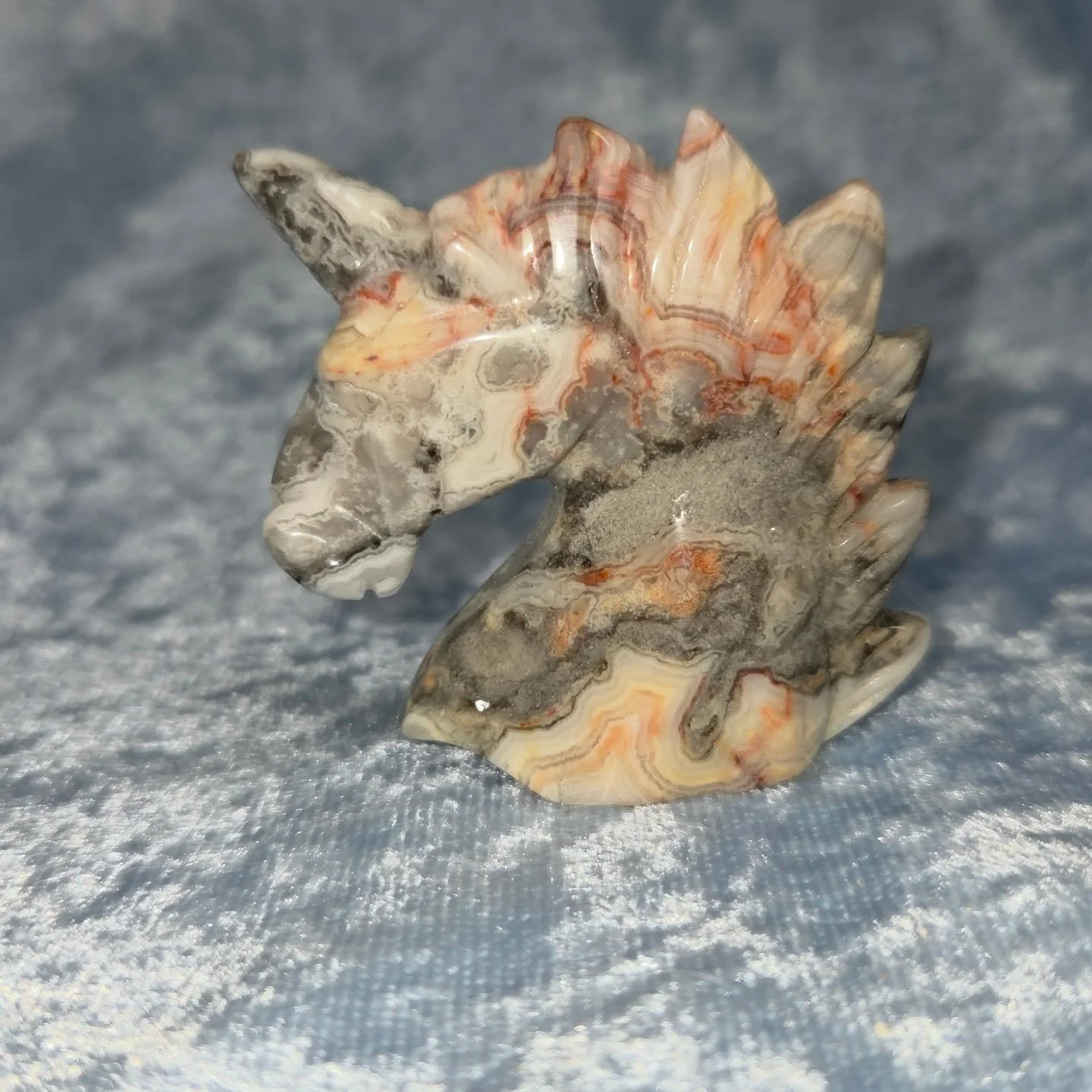 🌼𝐂𝐑𝐀𝐙𝐘 𝐋𝐀𝐂𝐄 𝐀𝐆𝐀𝐓𝐄 𝐔𝐍𝐈𝐂𝐎𝐑𝐍🌼--$3️⃣0️⃣

𝗖𝗿𝗮𝘇𝘆 𝗟𝗮𝗰𝗲 𝗔𝗴𝗮𝘁𝗲 brings laughter, optimism, and  self-confidence! 😁 It can absorb emotional pain and help with decision making by balancing you physically, emotionally, and me