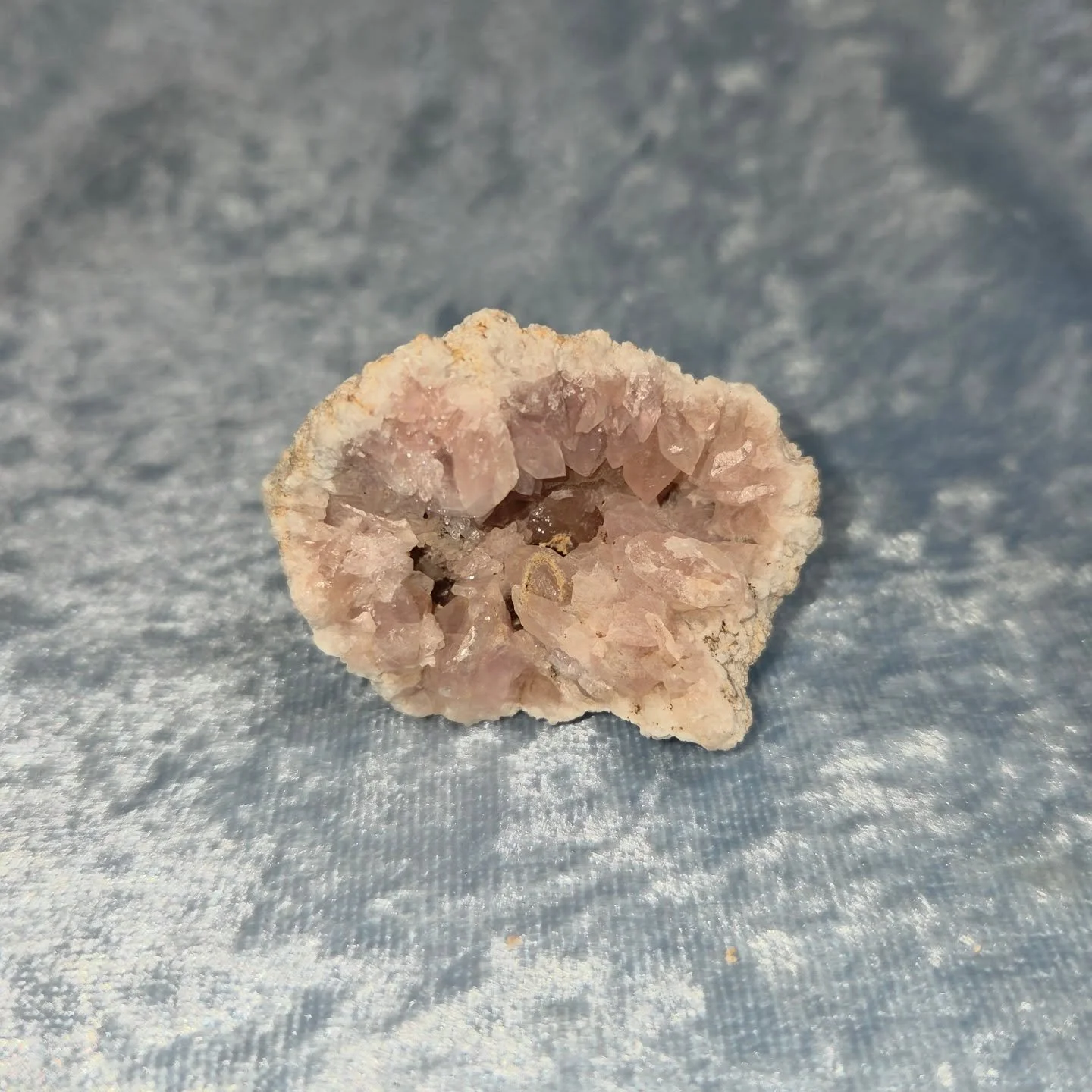 💕𝐏𝐈𝐍𝐊 𝐀𝐌𝐄𝐓𝐇𝐘𝐒𝐓💕--$3️⃣0️⃣

Pink Amethyst brings one a gentle loving energy, while also increasing intuition and connecting the Heart, Third Eye, and Crown Chakras. 💕

https://www.rocksnherbs.com/featured-stones/pink-amethyst
Please visi