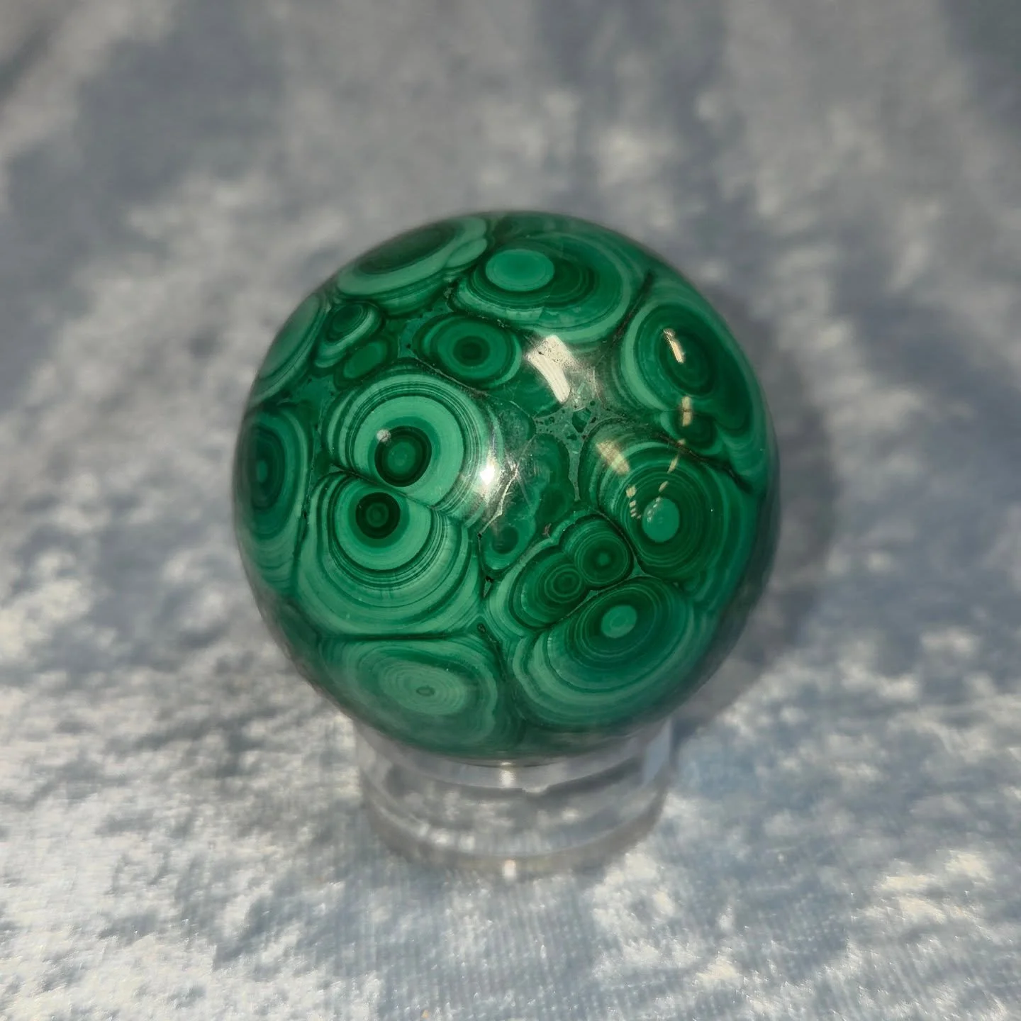 💚𝐌𝐀𝐋𝐀𝐂𝐇𝐈𝐓𝐄 𝐒𝐏𝐇𝐄𝐑𝐄💚--$1️⃣5️⃣0️⃣

𝗠𝗮𝗹𝗮𝗰𝗵𝗶𝘁𝗲 is a great heart healer, promoting emotional protection from others that may want to bring you down to their level or manipulate you. 💚 It can also sharpen your psychic radar as wel