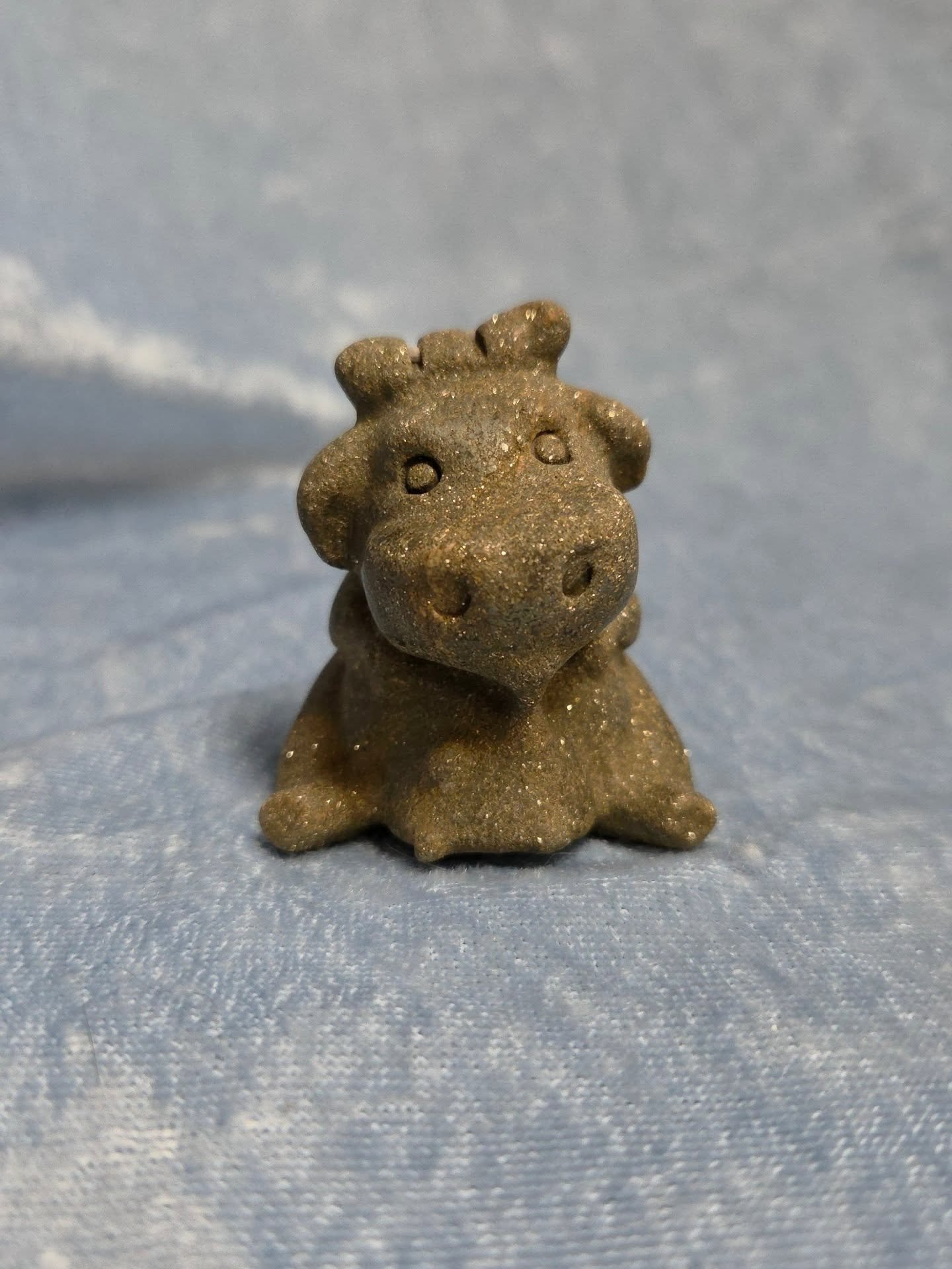 🌟𝐈𝐑𝐎𝐍 𝐏𝐘𝐑𝐈𝐓𝐄 𝐂𝐎𝐖🌟--$3️⃣0️⃣

𝗜𝗿𝗼𝗻 𝗣𝘆𝗿𝗶𝘁𝗲 (or "Fool's Gold") assists in overcoming the fears that keep us from creating abundance in our lives. ⭐ By promoting creativity, iron pyrite can help us to be more confident a