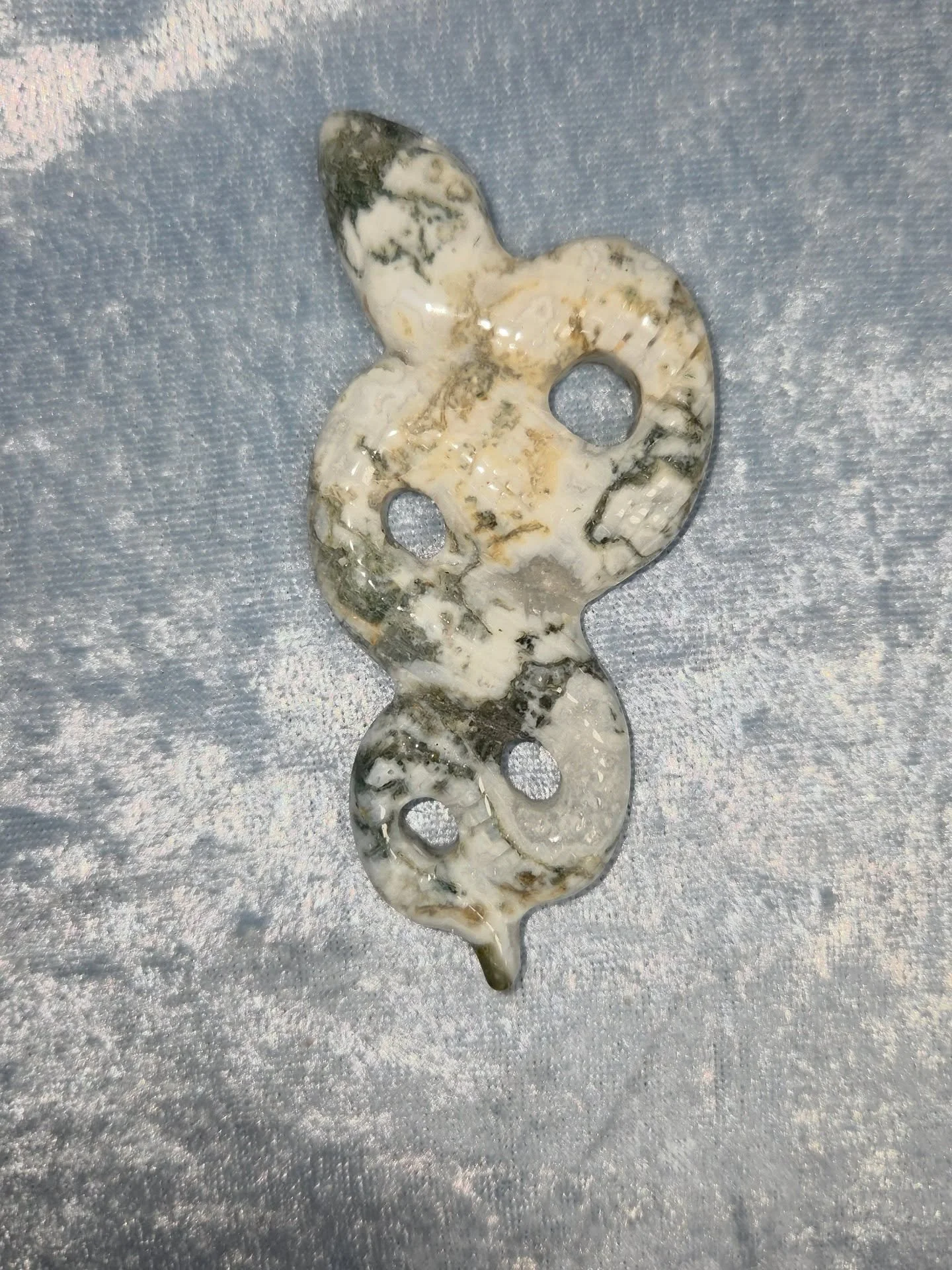 🌳𝐓𝐑𝐄𝐄 𝐀𝐆𝐀𝐓𝐄 𝐒𝐍𝐀𝐊𝐄🌳--$3️⃣0️⃣

𝗧𝗿𝗲𝗲 𝗔𝗴𝗮𝘁𝗲 is a stone that can help with one's self esteem and self confidence. 👍 It is a stone of perseverance, fortitude and protection. 🌳

Please visit the link in the bio or message me for p