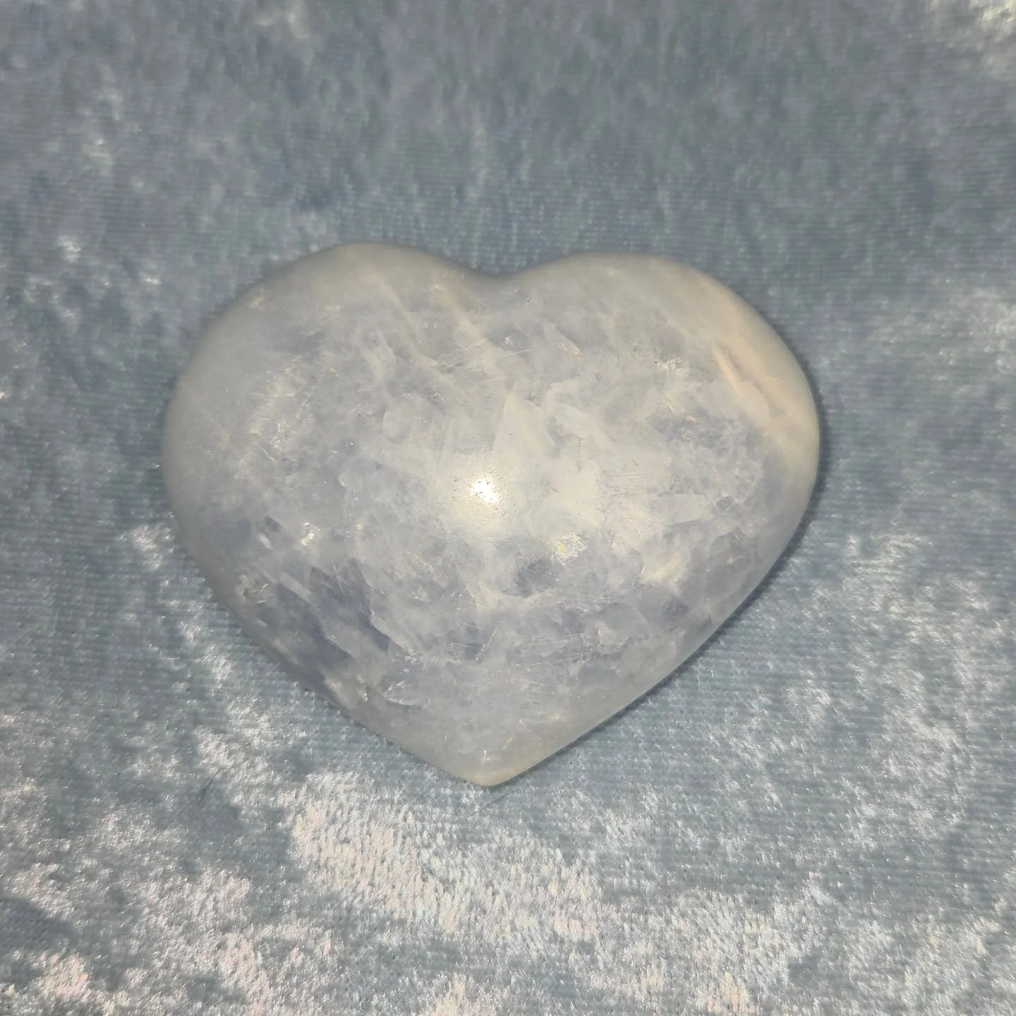 🔹️𝐁𝐋𝐔𝐄 𝐂𝐀𝐋𝐂𝐈𝐓𝐄 𝐇𝐄𝐀𝐑𝐓🔹️--$3️⃣0️⃣

𝗕𝗹𝘂𝗲 𝗖𝗮𝗹𝗰𝗶𝘁𝗲, a very emotionally soothing stone, allows one to overcome negativity and facilitates the balanced creation of one's reality. ☯️ It is also very helpful in releasing attachmen
