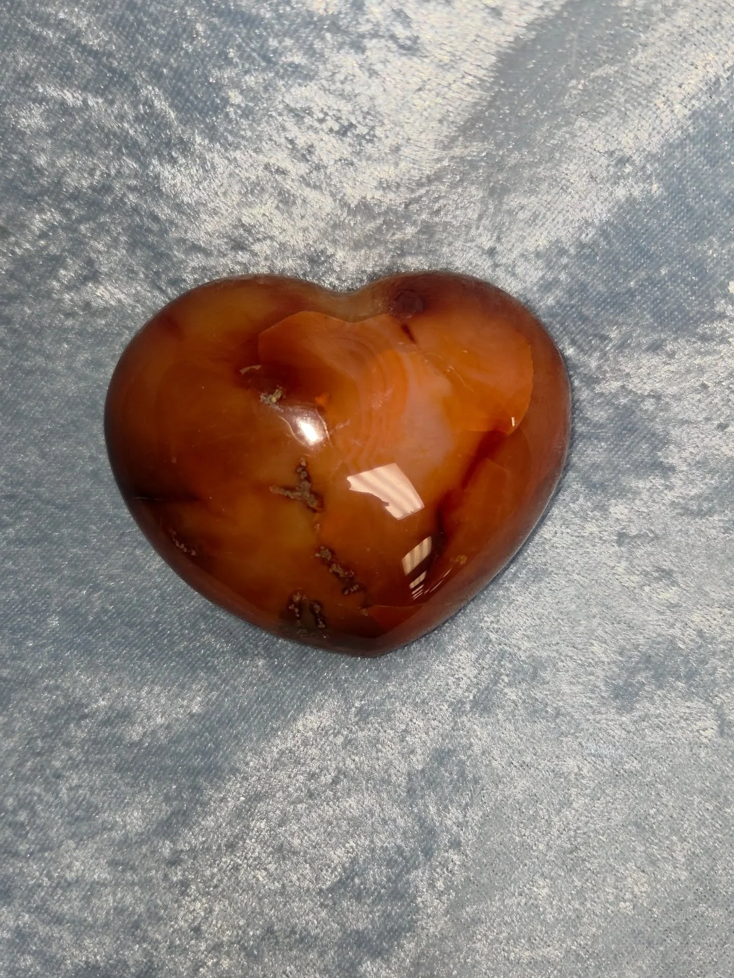 🔥𝐂𝐀𝐑𝐍𝐄𝐋𝐈𝐀𝐍 𝐇𝐄𝐀𝐑𝐓🔥--$4️⃣0️⃣

𝗖𝗮𝗿𝗻𝗲𝗹𝗶𝗮𝗻 is a stone of leadership and courage, allowing one to release the fear of making the wrong decision. 👍 It also promotes vitality, helping you to manifest your goals. 🧡

Please visit the