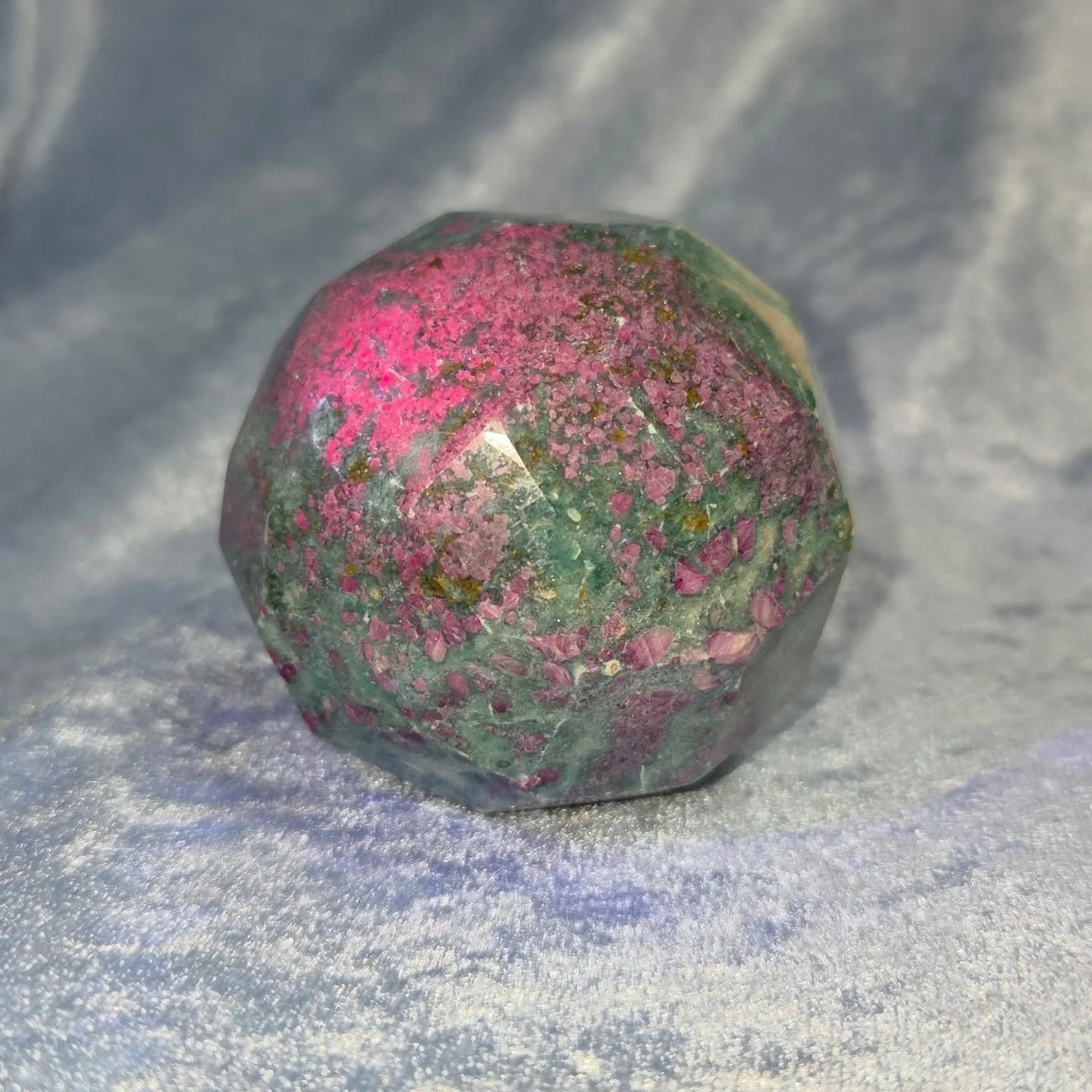 💜💙𝐑𝐔𝐁𝐘 𝐖/𝐊𝐘𝐀𝐍𝐈𝐓𝐄 &amp; 𝐅𝐔𝐂𝐇𝐒𝐈𝐓𝐄 𝐏𝐎𝐋𝐘𝐇𝐄𝐃𝐑𝐎𝐍💙💜--$1️⃣2️⃣5️⃣

𝗥𝘂𝗯𝘆 𝘄𝗶𝘁𝗵 𝗞𝘆𝗮𝗻𝗶𝘁𝗲 𝗮𝗻𝗱 𝗙𝘂𝗰𝗵𝘀𝗶𝘁𝗲 is a very beneficial combination that promotes balanced communication, generosity, protection and a s