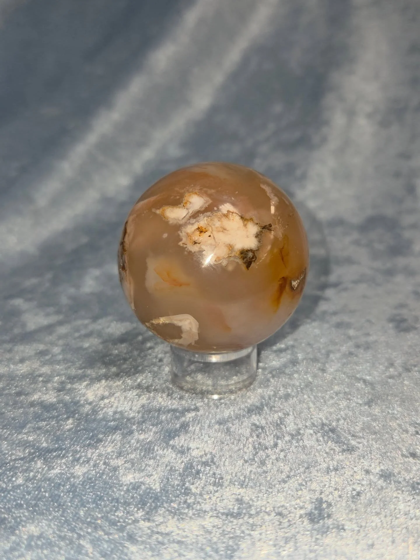 🌸𝐅𝐋𝐎𝐖𝐄𝐑 𝐀𝐆𝐀𝐓𝐄 𝐒𝐏𝐇𝐄𝐑𝐄🌸--$4️⃣0️⃣

𝗙𝗹𝗼𝘄𝗲𝗿 𝗔𝗴𝗮𝘁𝗲 is a stone that connects the heart chakra and the root chakra, and can help bridge the gap between emotions and reality. 💕 This is a grounding stone that attracts positivity 