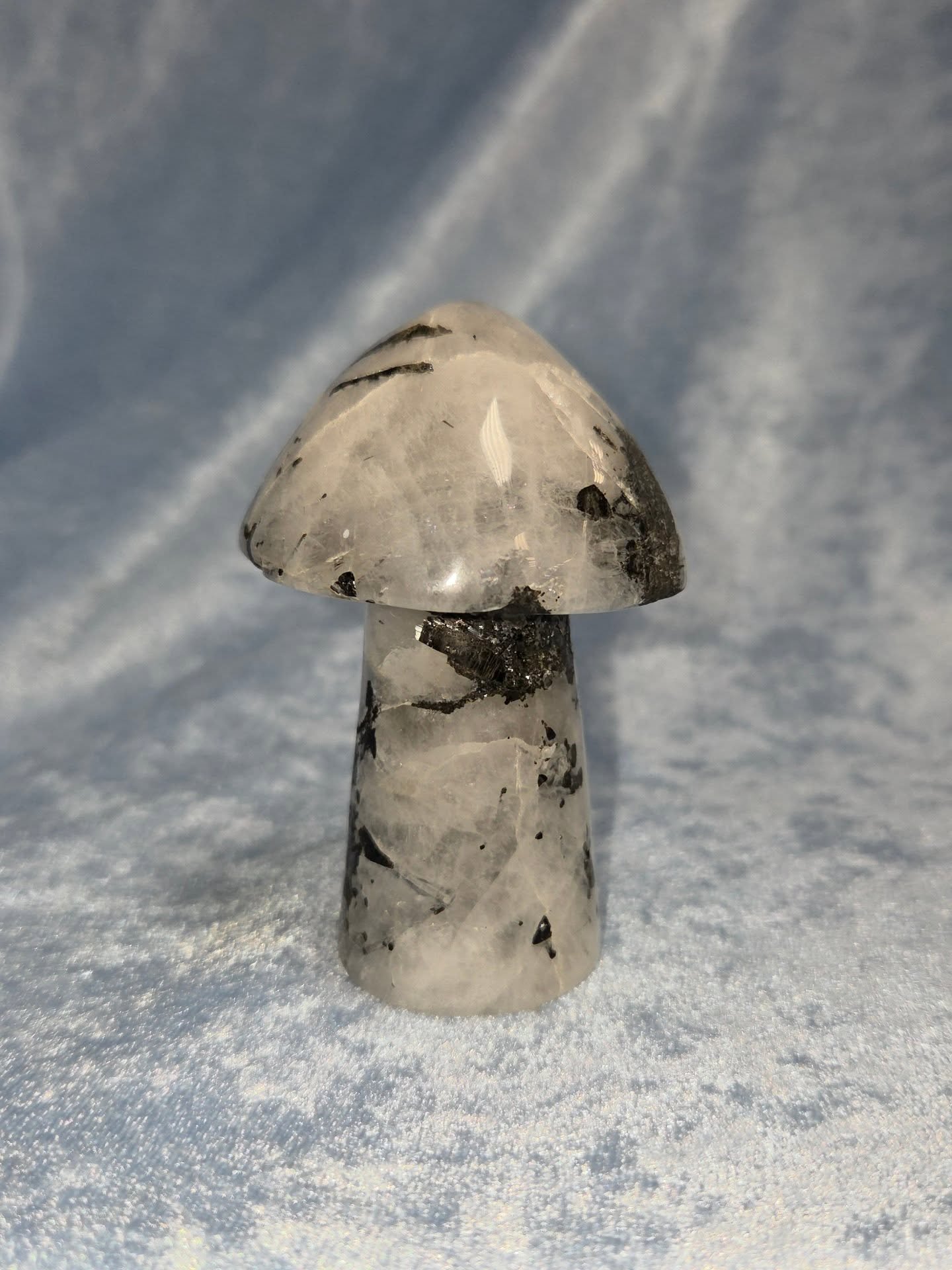 ☯️𝐓𝐎𝐔𝐑𝐌𝐀𝐋𝐈𝐍𝐀𝐓𝐄𝐃 𝐐𝐔𝐀𝐑𝐓𝐙 𝐌𝐔𝐒𝐇𝐑𝐎𝐎𝐌☯️--$5️⃣0️⃣

Quartz w/Black Tourmaline or 𝗧𝗼𝘂𝗿𝗺𝗮𝗹𝗶𝗻𝗮𝘁𝗲𝗱 𝗤𝘂𝗮𝗿𝘁𝘇 is a fantastic combination that promotes the balancing of ones Aura and Chakras as well as lending protection 