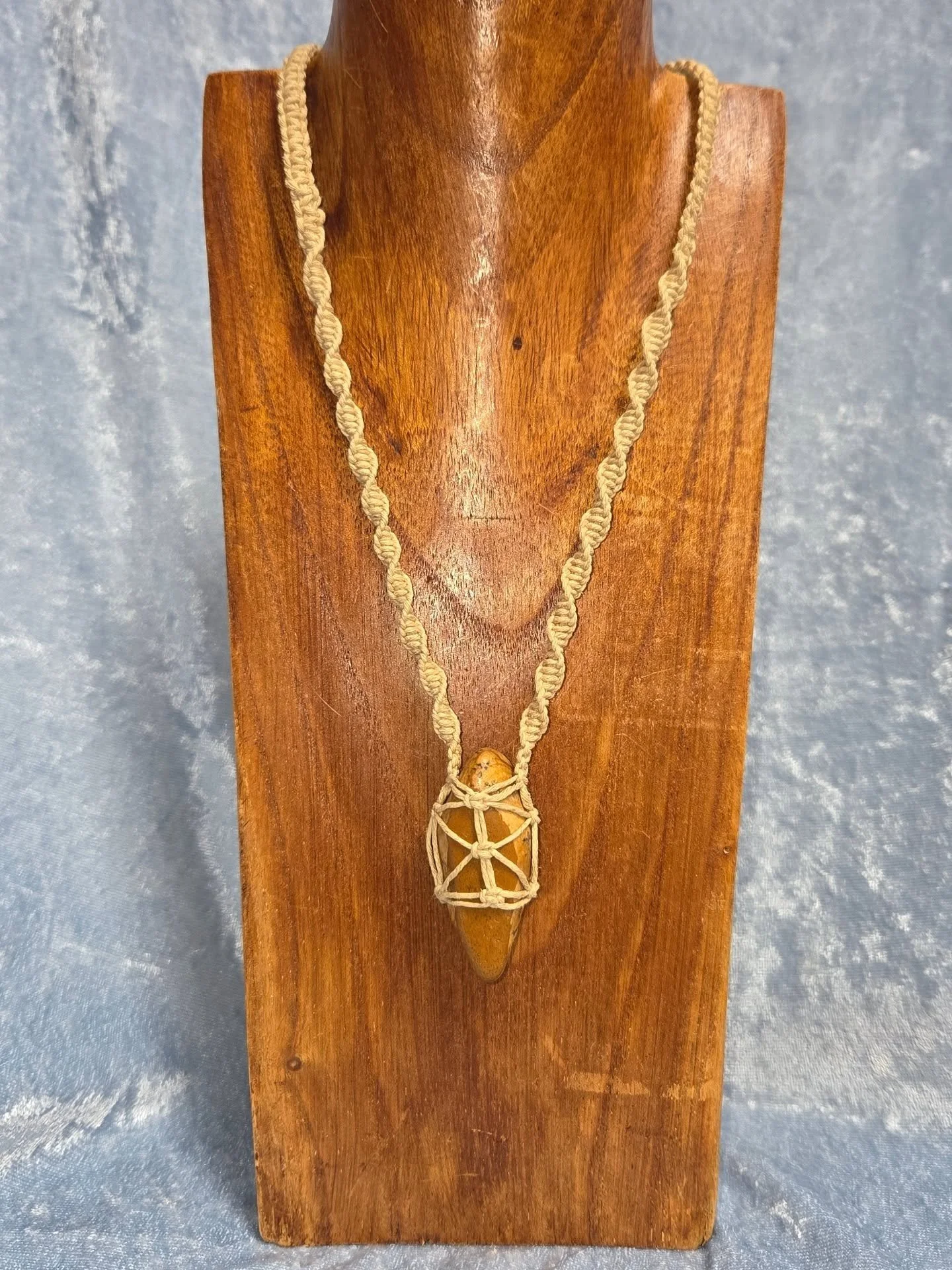 🖼𝐏𝐈𝐂𝐓𝐔𝐑𝐄 𝐉𝐀𝐒𝐏𝐄𝐑 𝐇𝐄𝐌𝐏 𝐍𝐄𝐂𝐊𝐋𝐀𝐂𝐄🖼--$3️⃣0️⃣

𝗣𝗶𝗰𝘁𝘂𝗿𝗲 𝗝𝗮𝘀𝗽𝗲𝗿 can aid in bringing your goals and dreams to reality while helping one with creative visualization. Picture Jasper absorbs and transmutes negative energy 