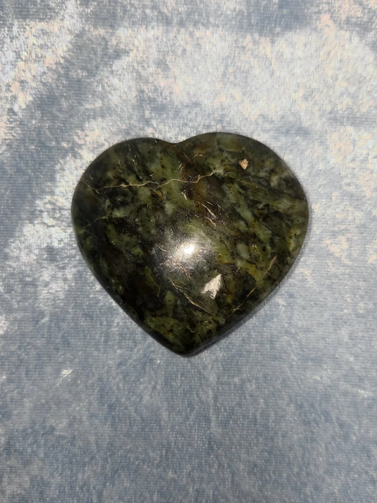 🌿𝐉𝐀𝐃𝐄 𝐇𝐄𝐀𝐑𝐓🌿--$3️⃣0️⃣

𝗝𝗮𝗱𝗲 can be a very effective heart healer, teaching one to choose joy and accept abundance. 🤗 It assists one in releasing the fear of poverty, greed and other financial obsessions that put money over love. ❤

Pl