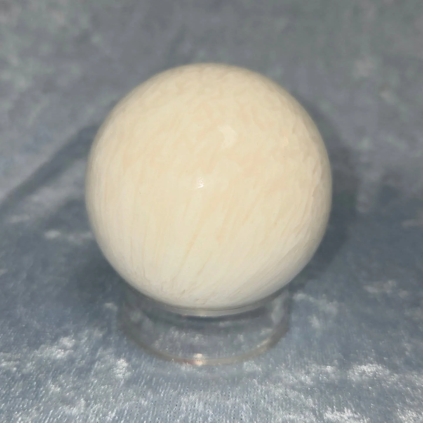 🤍𝐒𝐂𝐎𝐋𝐄𝐂𝐈𝐓𝐄 𝐒𝐏𝐇𝐄𝐑𝐄🤍--$6️⃣0️⃣

𝗦𝗰𝗼𝗹𝗲𝗰𝗶𝘁𝗲 is a stone that aids in angel communication and enhances higher awareness. 😇 This stone can help with panic attacks, as it brings inner peace and calming energies. 😌 

Please visit th