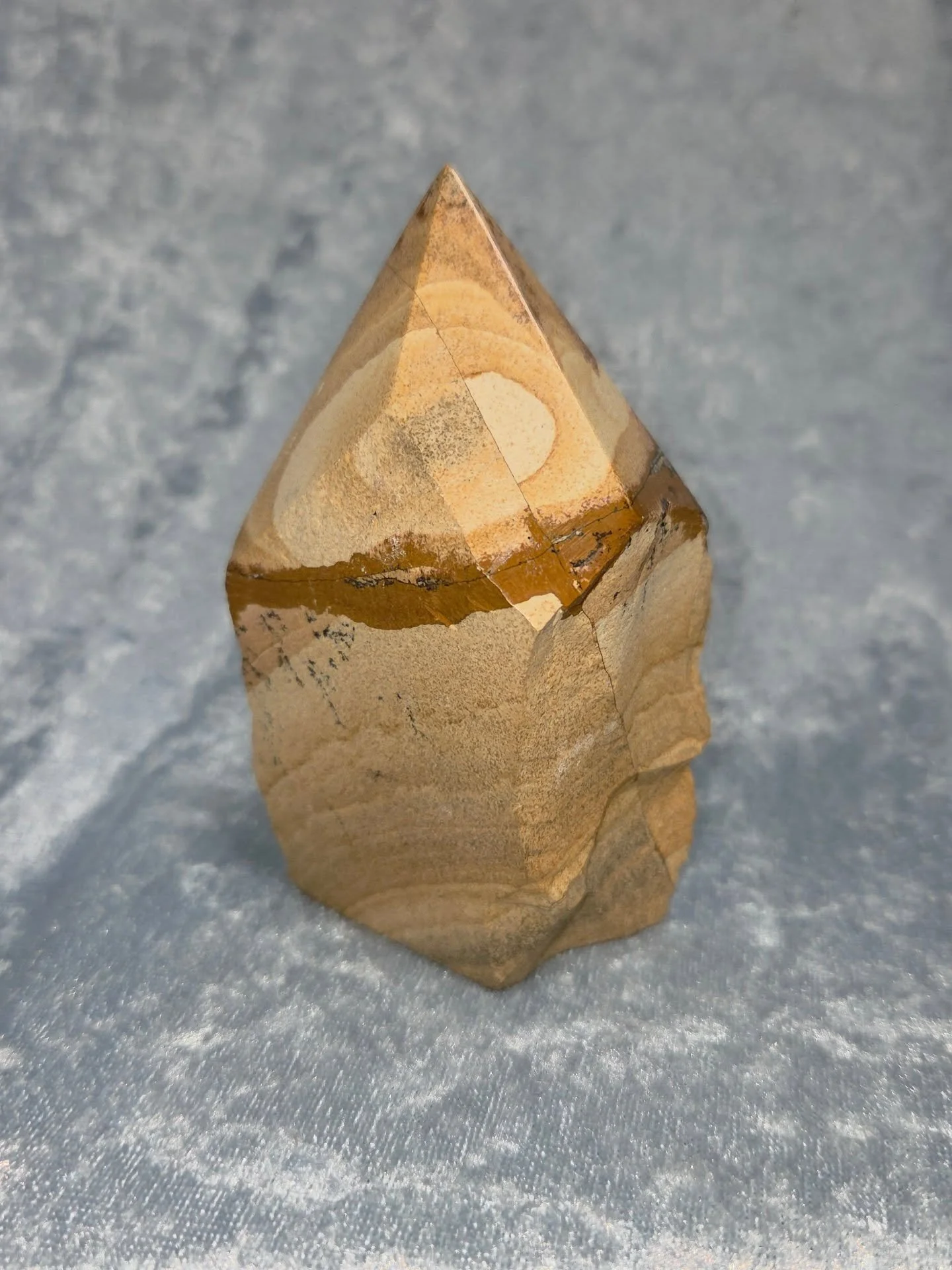 🖼𝐏𝐈𝐂𝐓𝐔𝐑𝐄 𝐉𝐀𝐒𝐏𝐄𝐑 𝐓𝐎𝐖𝐄𝐑🖼--$2️⃣5️⃣

𝗣𝗶𝗰𝘁𝘂𝗿𝗲 𝗝𝗮𝘀𝗽𝗲𝗿 can aid in bringing your goals and dreams to reality while helping one with creative visualization. Picture Jasper absorbs and transmutes negative energy and can give yo