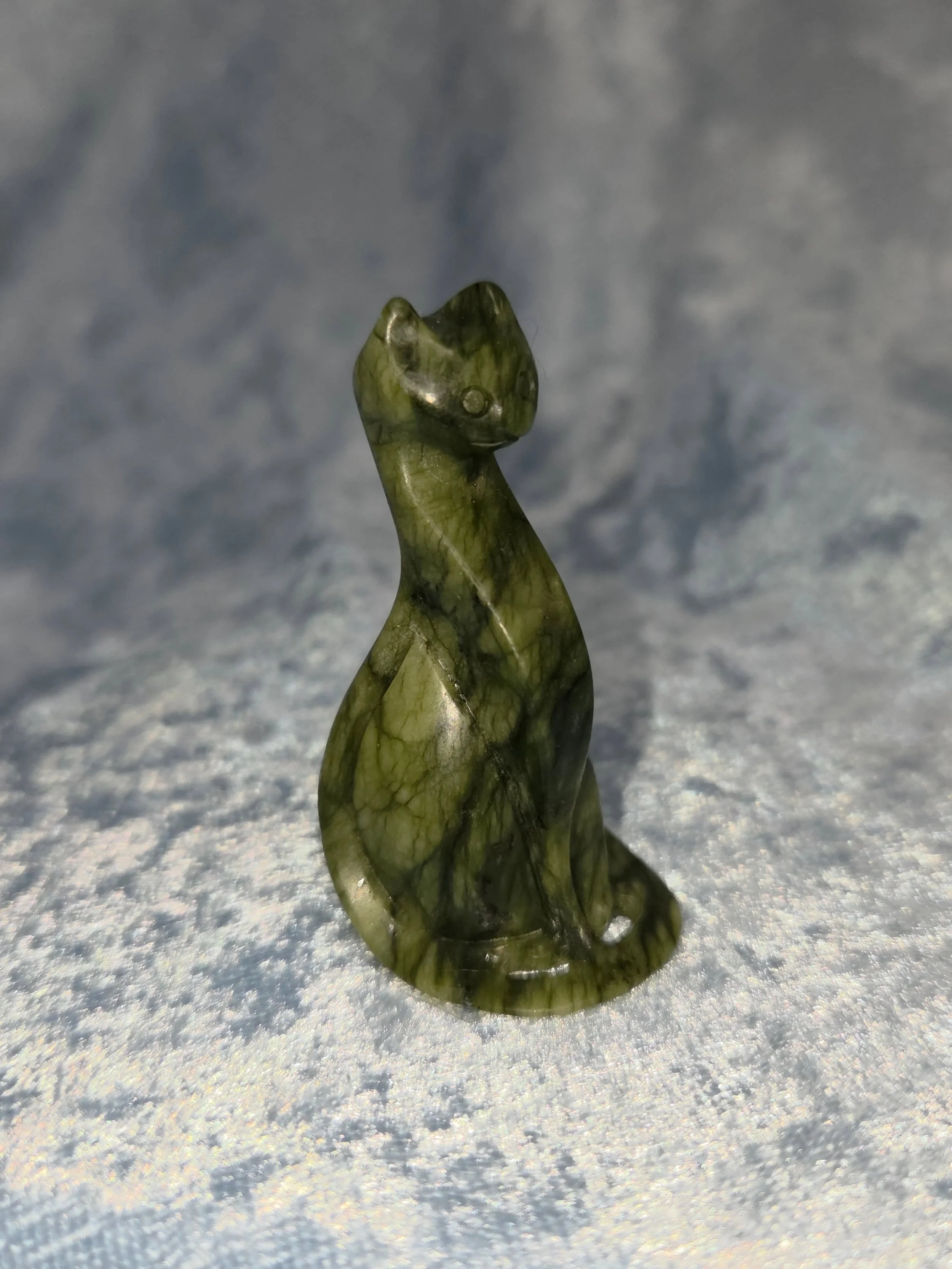 🐍𝐒𝐄𝐑𝐏𝐄𝐍𝐓𝐈𝐍𝐄 𝐂𝐀𝐓🐍--$2️⃣0️⃣
𝗦𝗲𝗿𝗽𝗲𝗻𝘁𝗶𝗻𝗲 is excellent for trance work, rituals, and Shamanistic works. It aids meditation 🧘&zwj;♀️ and balances your emotions and mental thinking.  Serpentine helps you understand the spiritual ba