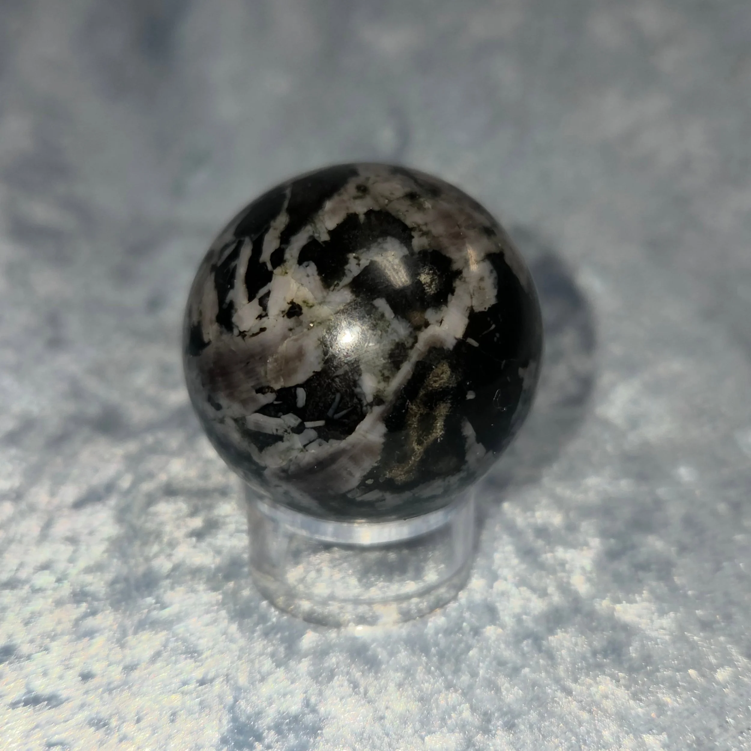 🔮𝐈𝐍𝐃𝐈𝐆𝐎 𝐆𝐀𝐁𝐁𝐑𝐎 𝐒𝐏𝐇𝐄𝐑𝐄🔮--$1️⃣5️⃣

𝗜𝗻𝗱𝗶𝗴𝗼 𝗚𝗮𝗯𝗯𝗿𝗼 (also known as Mystic Merlinite) is a stone that can help with providing insight and expanding your wisdom. ✨ It can help one to deal with deep-rooted issues in their inne