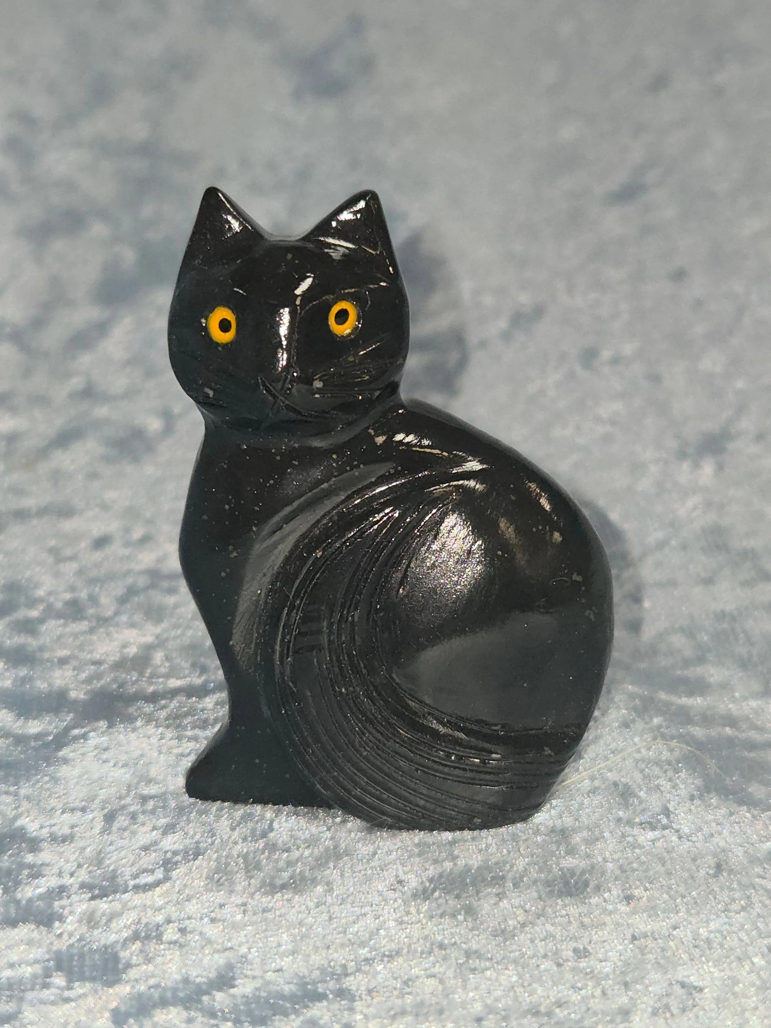 🖤𝐁𝐋𝐀𝐂𝐊 𝐎𝐍𝐘𝐗 𝐂𝐀𝐓🖤--$2️⃣0️⃣

𝗕𝗹𝗮𝗰𝗸 𝗢𝗻𝘆𝘅 is a stone that helps one to center their energies lending them steadfastness, self confidence and courage. 💪  It also can aid in dispelling loneliness , fears and unnecessary or detriment