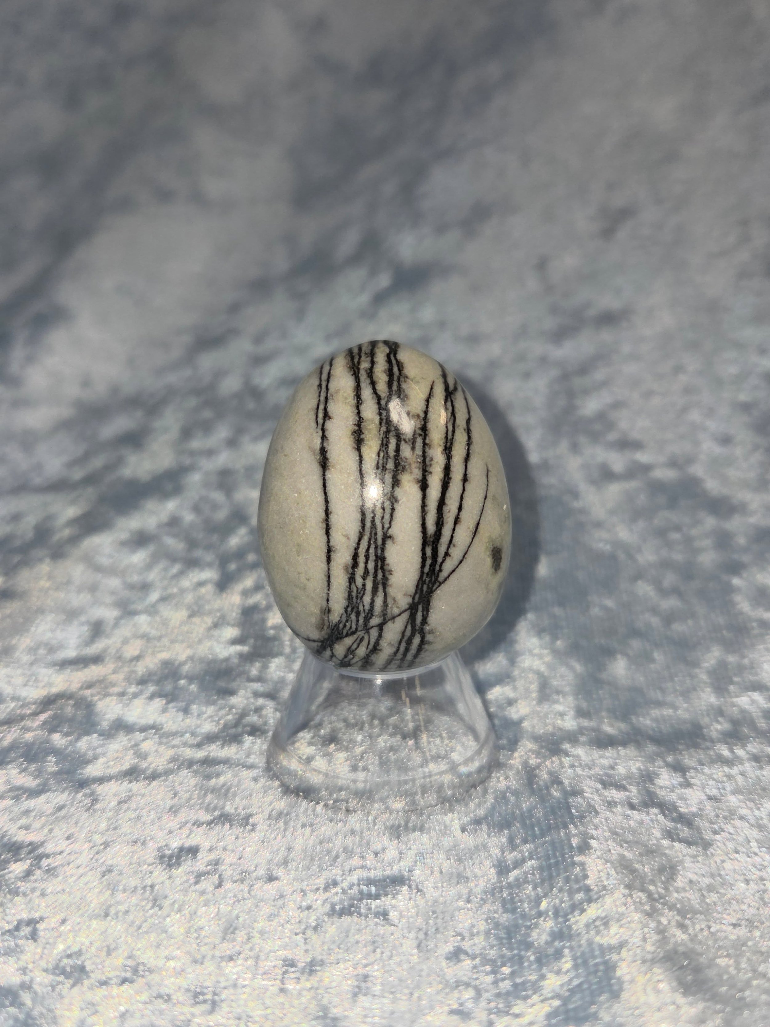 🖌𝐏𝐈𝐂𝐀𝐒𝐒𝐎 𝐌𝐀𝐑𝐁𝐋𝐄 𝐄𝐆𝐆🖌--$2️⃣0️⃣

𝗣𝗶𝗰𝗮𝘀𝘀𝗼 𝗠𝗮𝗿𝗯𝗹𝗲 (AKA Picasso Jasper) is a type of marble, a metamorphosed limestone rock of crystallized dolomite or calcite, that is only found in Utah.  This stone can help reduce anxiety