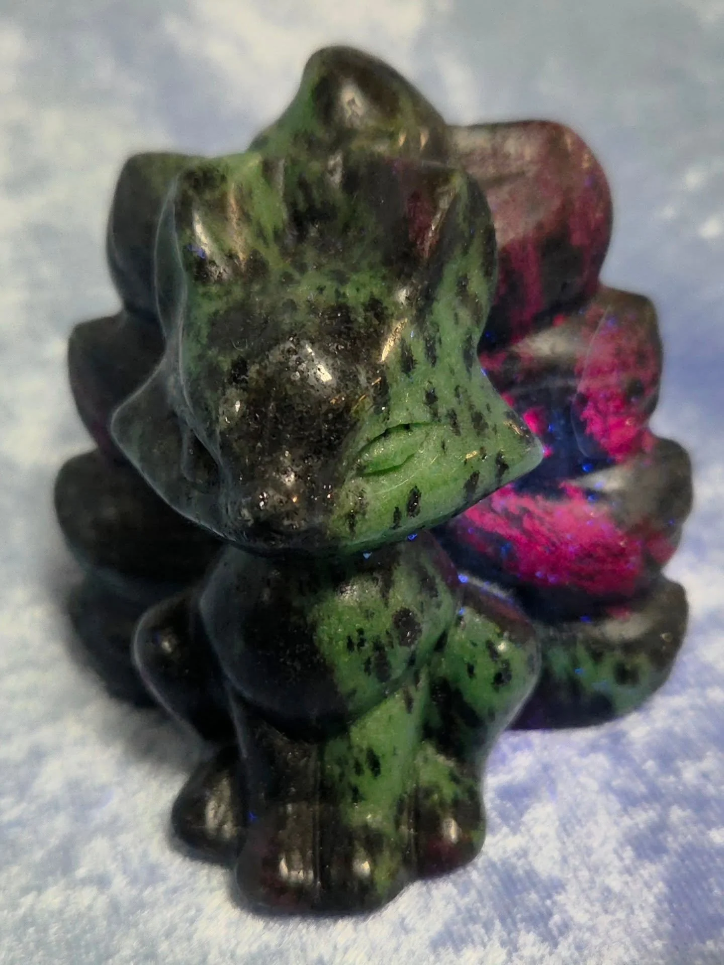 💜💚🖤𝐑𝐔𝐁𝐘 𝐙𝐎𝐈𝐒𝐈𝐓𝐄 𝐍𝐈𝐍𝐄 𝐓𝐀𝐈𝐋𝐄𝐃 𝐅𝐎𝐗🖤💚💜--$1️⃣0️⃣0️⃣

𝗥𝘂𝗯𝘆 𝗭𝗼𝗶𝘀𝗶𝘁𝗲 is a stone that assists in stabilizing emotions and transmuting negative energies into positive energies. ☯️ This stone is great for healing from gr