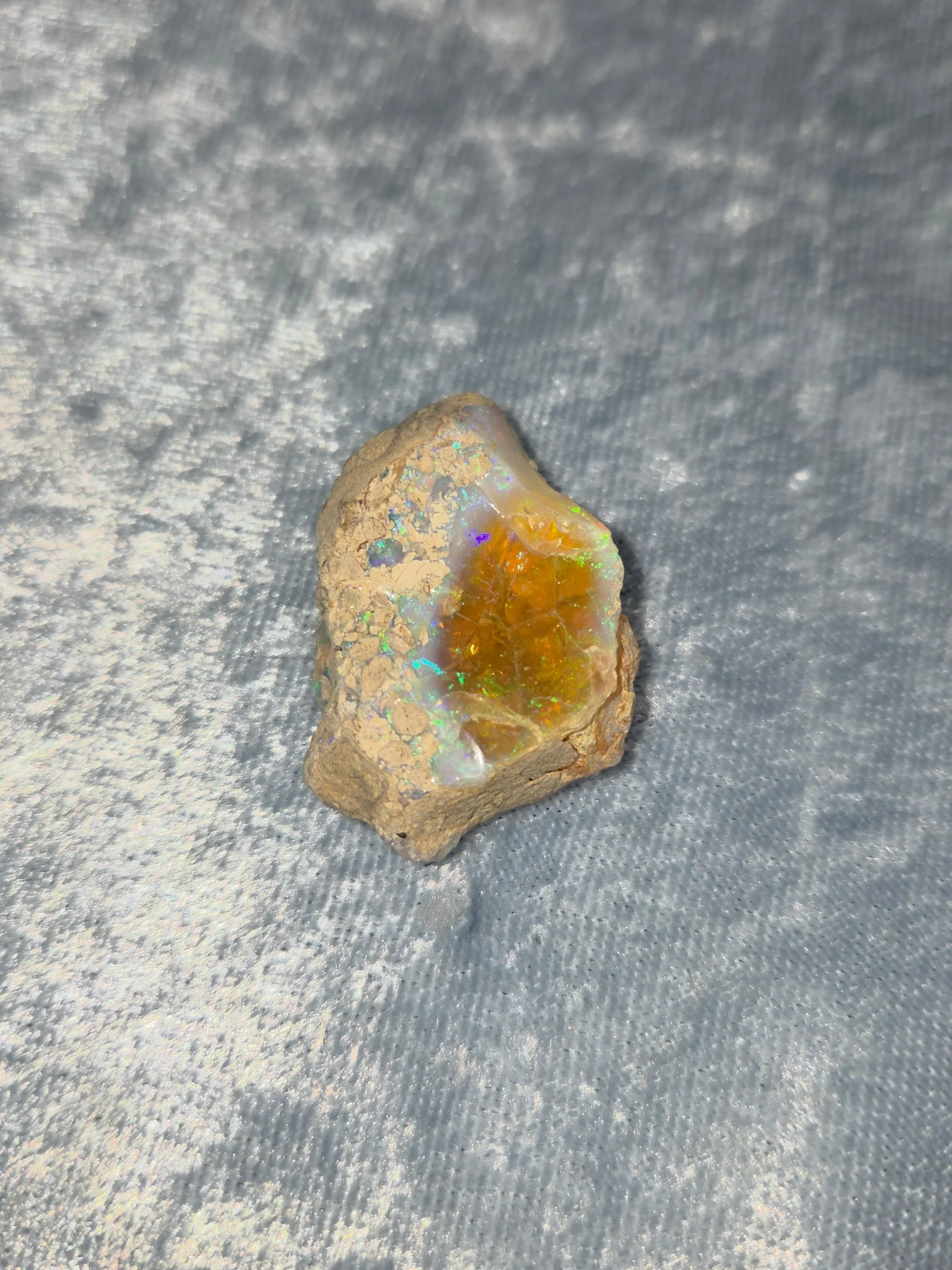 🌈𝐎𝐏𝐀𝐋🌈--$6️⃣5️⃣

𝗢𝗽𝗮𝗹 carries an intense and cleansing spiritual energy that can help one to purge unwanted behaviors. 😌 It can also be used to amplify one's emotions and fill the aura with light and joy. ❤
(13 grams)

Please visit the lin