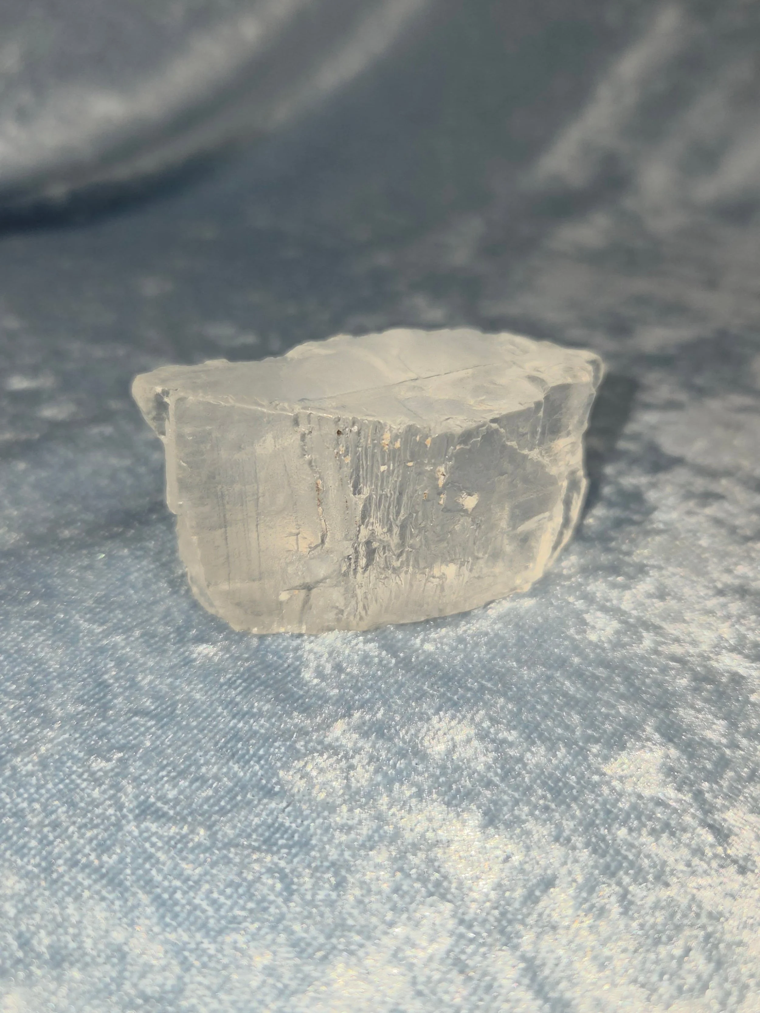 🧂𝐂𝐋𝐄𝐀𝐑 𝐇𝐀𝐋𝐈𝐓𝐄🧂--$3️⃣0️⃣

𝗛𝗮𝗹𝗶𝘁𝗲 (Natural Rock Salt) is a spiritual purifier, known for absorbing negative vibrations and dissolving stagnant mental and psychic energy. its used to cleanse your aura, open the heart chakra and restor