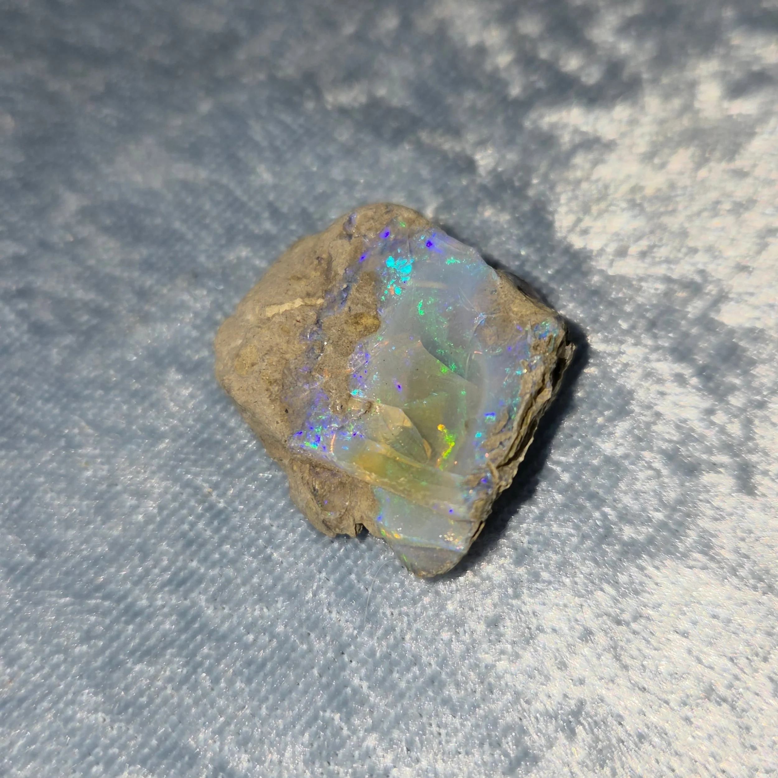 🌈𝐎𝐏𝐀𝐋🌈--$4️⃣0️⃣

𝗢𝗽𝗮𝗹 carries an intense and cleansing spiritual energy that can help one to purge unwanted behaviors. 😌 It can also be used to amplify one's emotions and fill the aura with light and joy. ❤
(8 grams)

Please visit the link