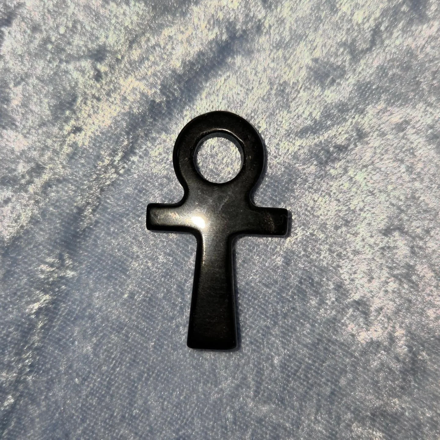 🖤𝐎𝐁𝐒𝐈𝐃𝐈𝐀𝐍 𝐀𝐍𝐊𝐇🖤--$2️⃣0️⃣

𝗢𝗯𝘀𝗶𝗱𝗶𝗮𝗻 is a strong protective stone, as it forms a shield against negativity. 🛡 It can provide you with compassion and strength. It aids in processing things that are hard to accept. 🖤

Please visit