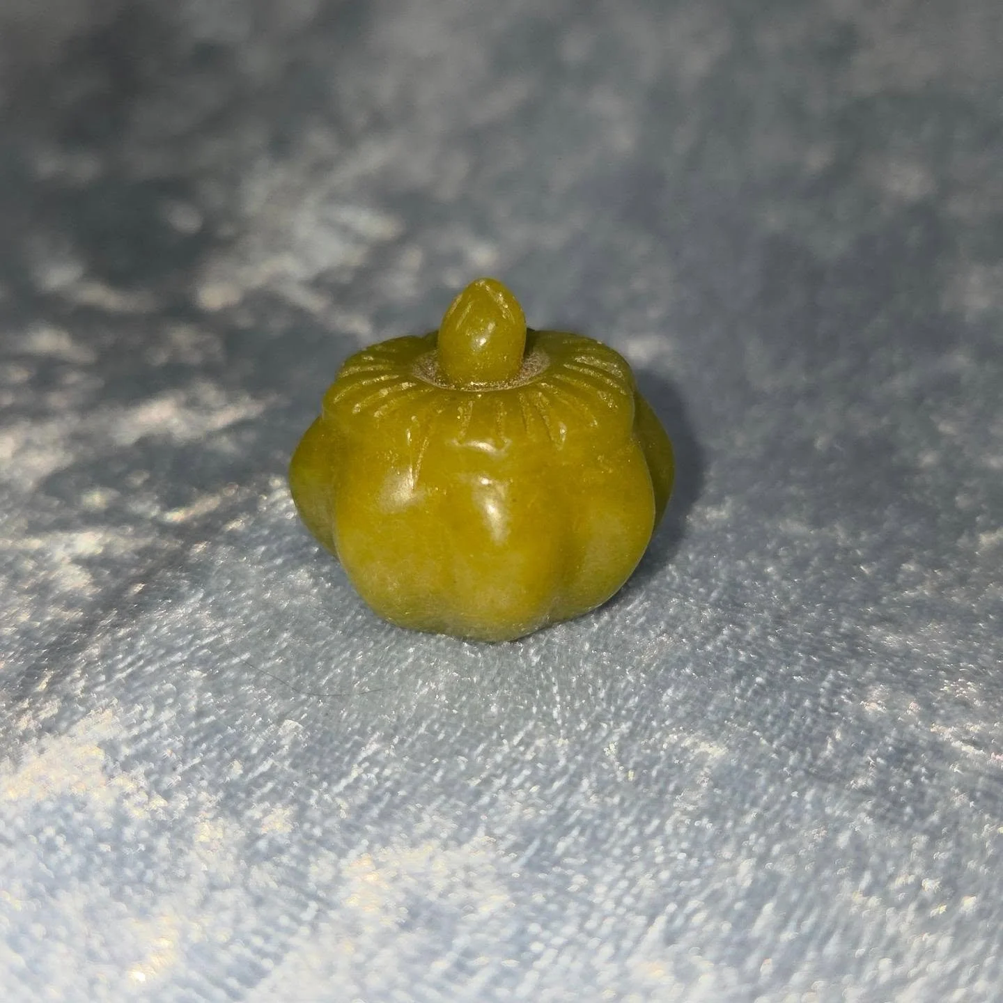 🐍𝐒𝐄𝐑𝐏𝐄𝐍𝐓𝐈𝐍𝐄 𝐏𝐔𝐌𝐏𝐊𝐈𝐍🐍--$1️⃣5️⃣

𝗦𝗲𝗿𝗽𝗲𝗻𝘁𝗶𝗻𝗲 is excellent for trance work, rituals, and Shamanistic works. It aids meditation 🧘&zwj;♀️ and balances your emotions and mental thinking.  Serpentine helps you understand the spi