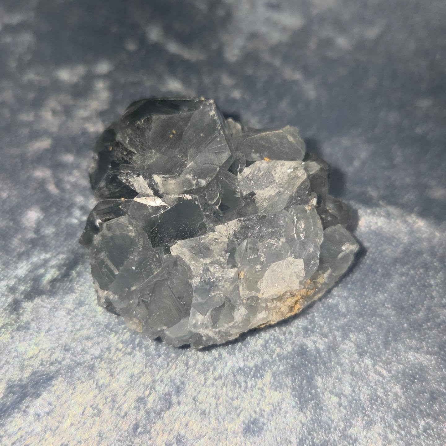 ✨𝐂𝐄𝐋𝐄𝐒𝐓𝐈𝐓𝐄✨--$2️⃣0️⃣

𝗖𝗲𝗹𝗲𝘀𝘁𝗶𝘁𝗲 is a calming stone that can help ease depression and reduce stress, tension, and OCD tendencies. 😌 It can also assist with angel communication, cosmic awareness, dream recall, prayer and meditation. 