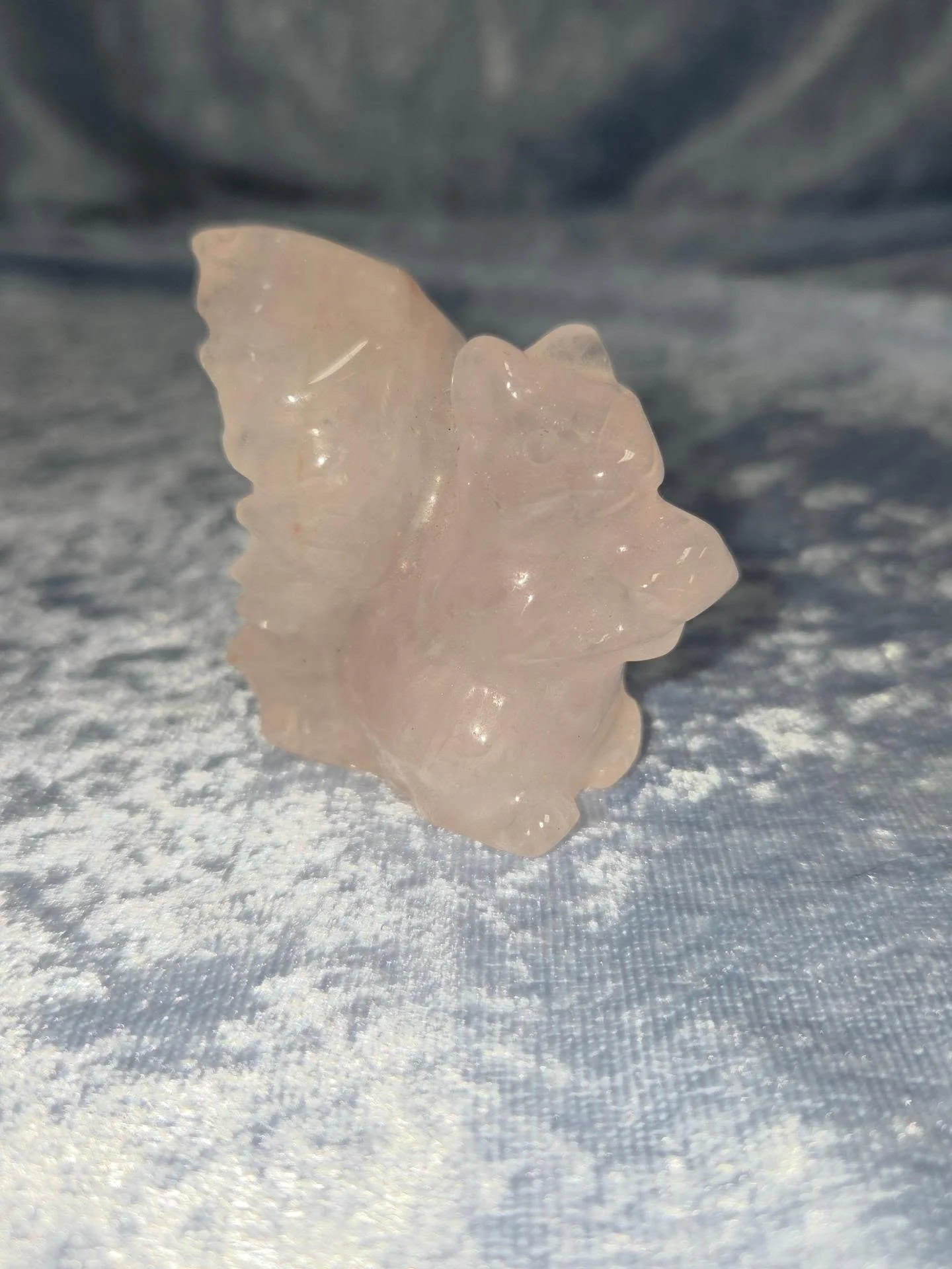 🌹𝐑𝐎𝐒𝐄 𝐐𝐔𝐀𝐑𝐓𝐙 𝐒𝐐𝐔𝐈𝐑𝐑𝐄𝐋🌹--$3️⃣0️⃣

𝗥𝗼𝘀𝗲 𝗤𝘂𝗮𝗿𝘁𝘇 is a stone of unconditional, universal Love, allowing one to love themselves, the people around them and the Universe we call home. 💕 Connecting with Rose Quartz enables one 