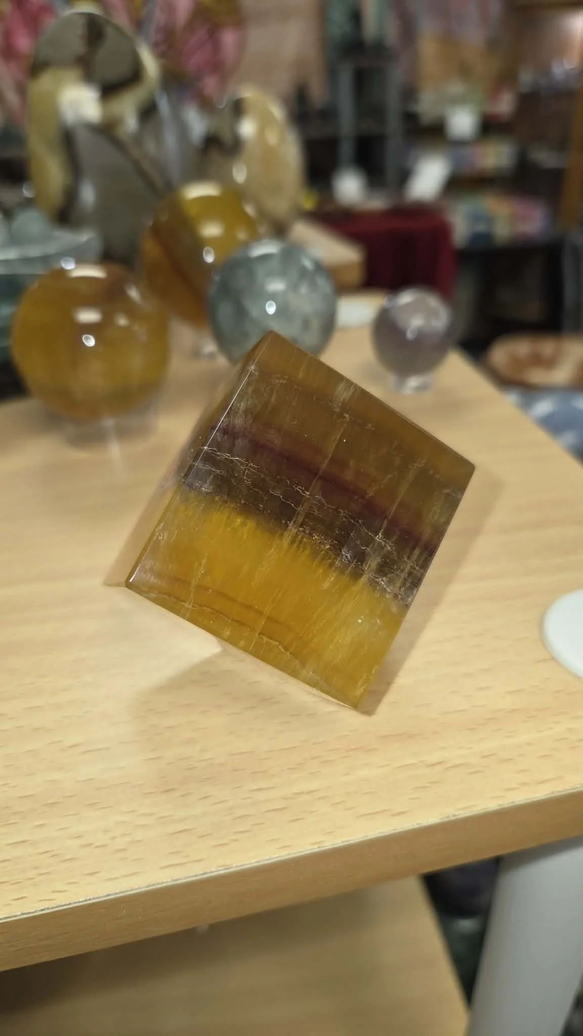 Fluorite yellow cube 50.jpg