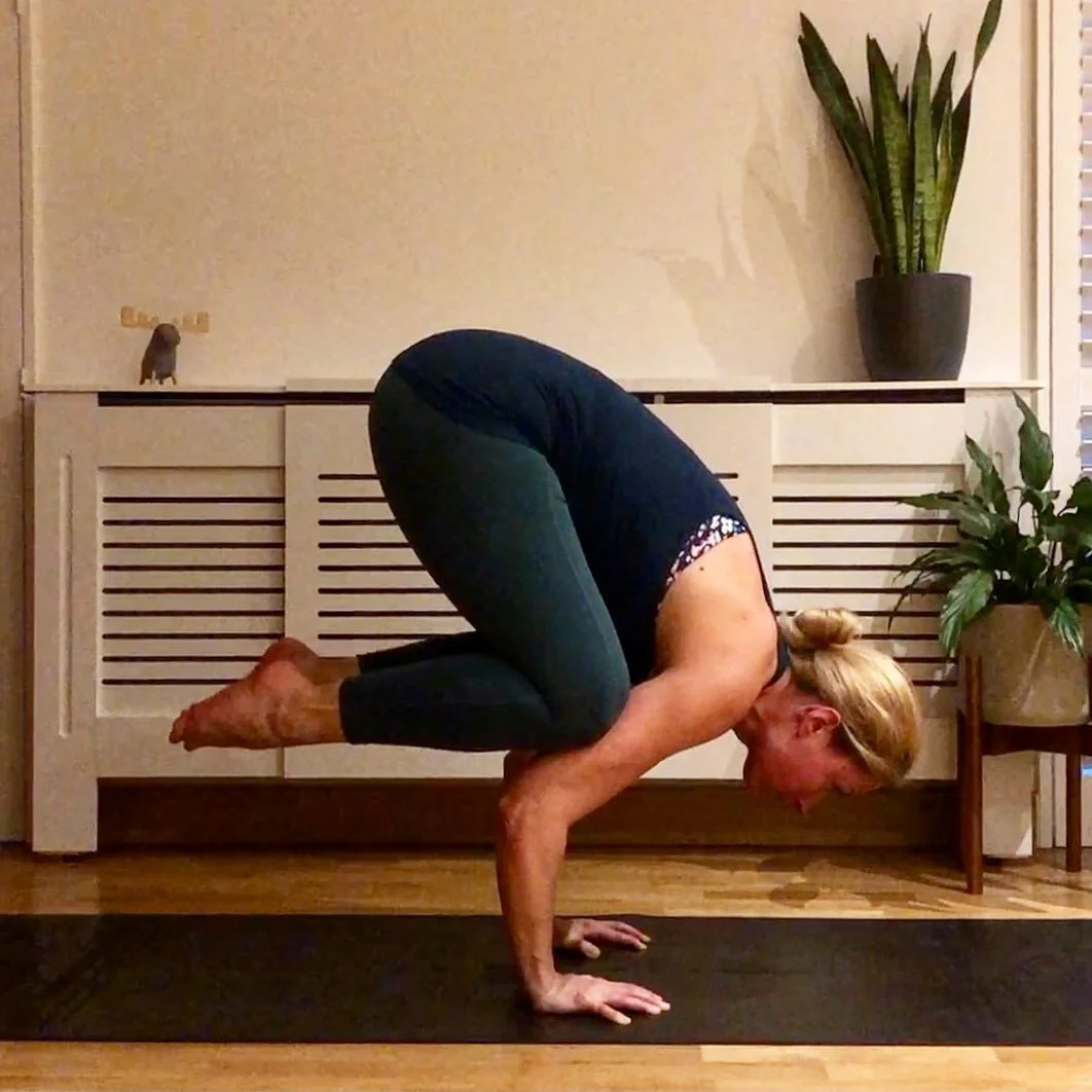 Crow Pose - Kakasana
-
This might be one of the cleanest looking crow poses I&rsquo;ve ever captured, thank you @nattasticyoga and @yogiflightschool for the training, tips and motivation! 
-
It always fascinates me how the smallest of &lsquo;tweaks&r