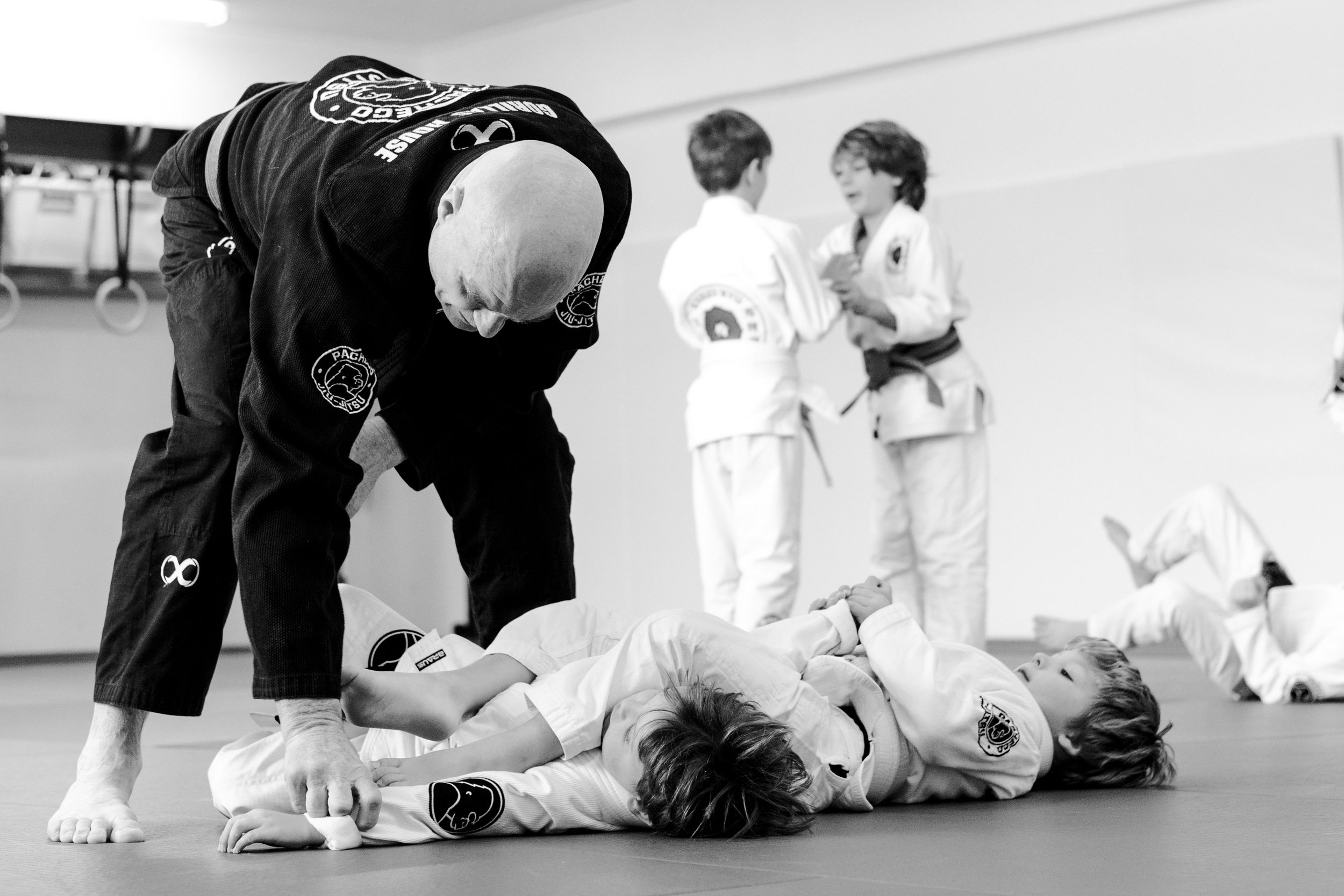 Sensei Zanda Hoffmann teaching junior Brazilian Jiu-Jitsu at Pacheco Jiu-Jitsu Avalon